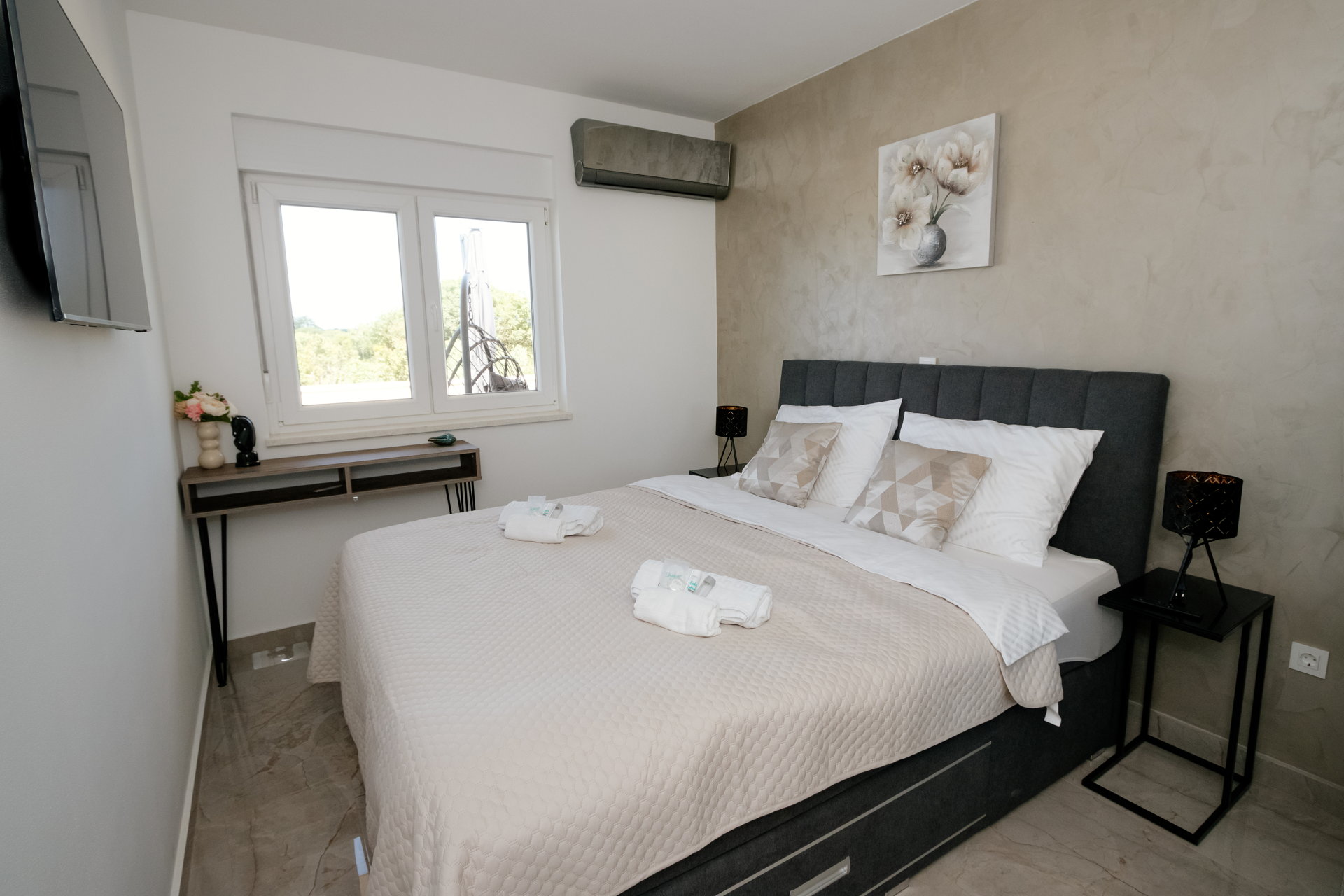 Villa Emerilla with Pool