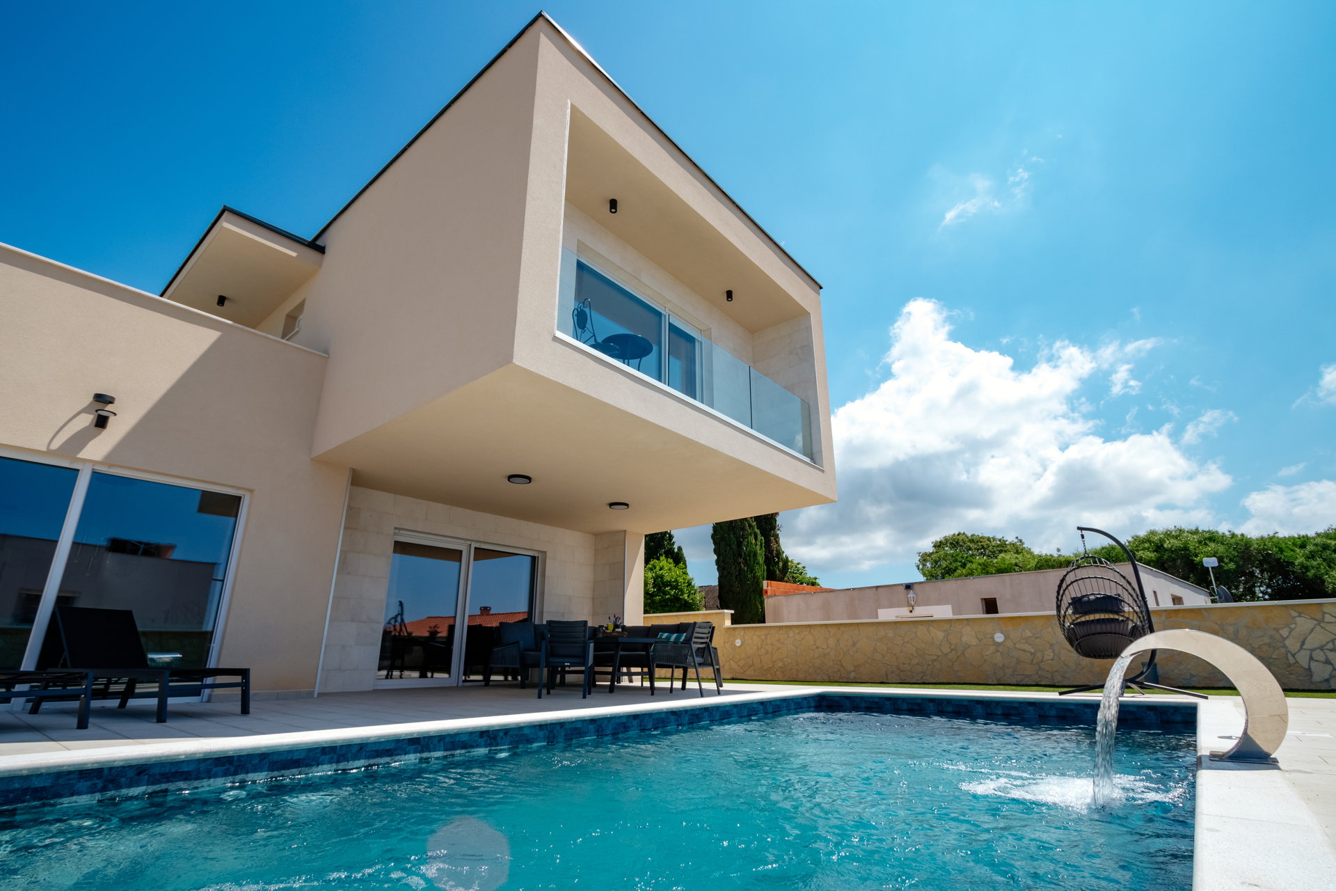 Villa Emerilla with Pool