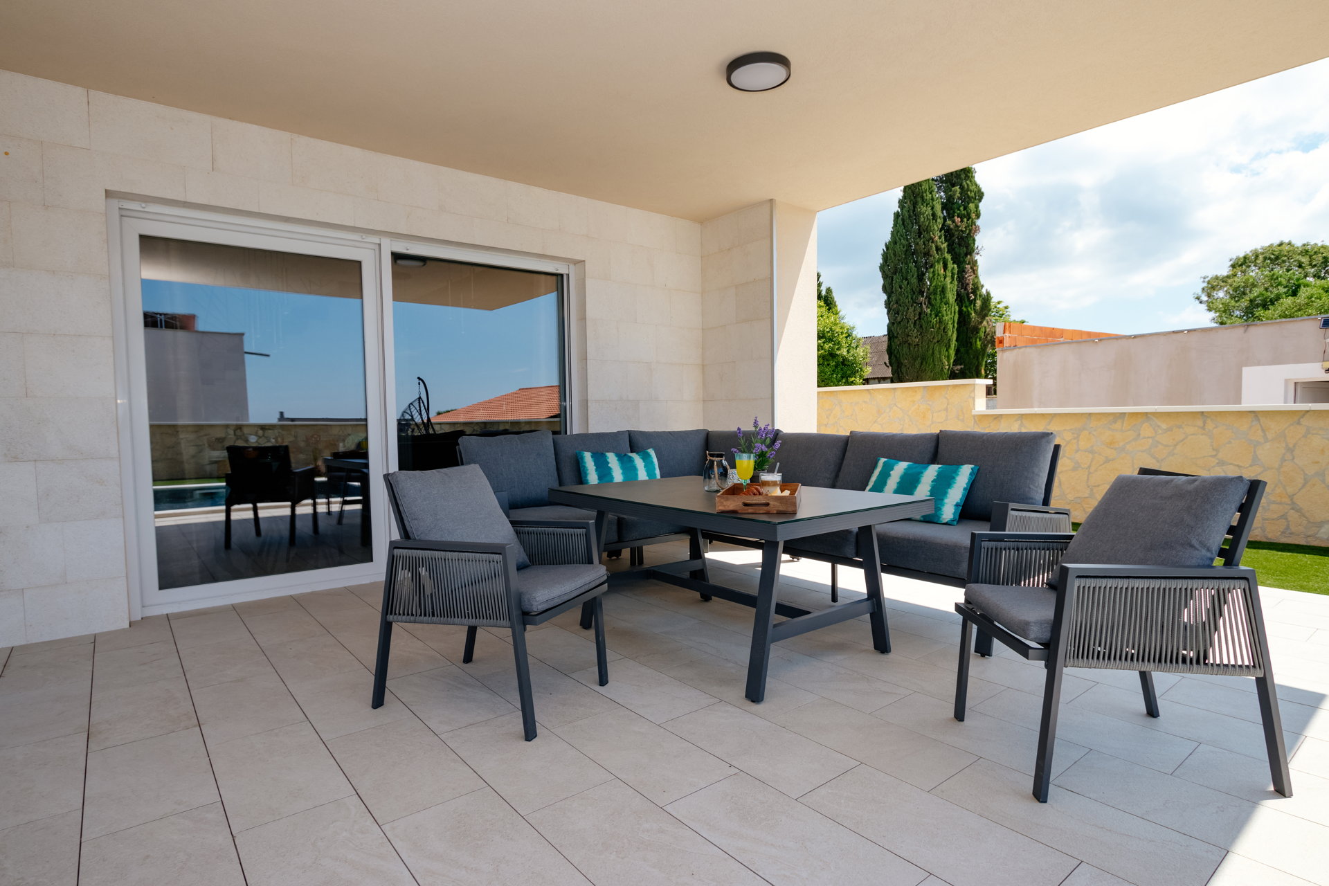 Villa Emerilla with Pool