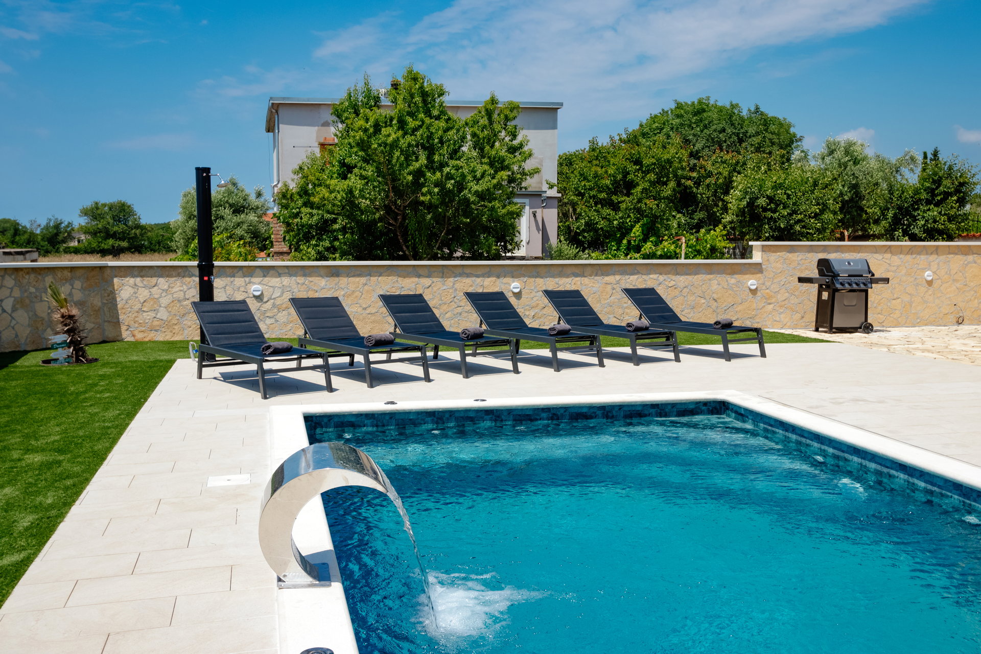 Villa Emerilla with Pool