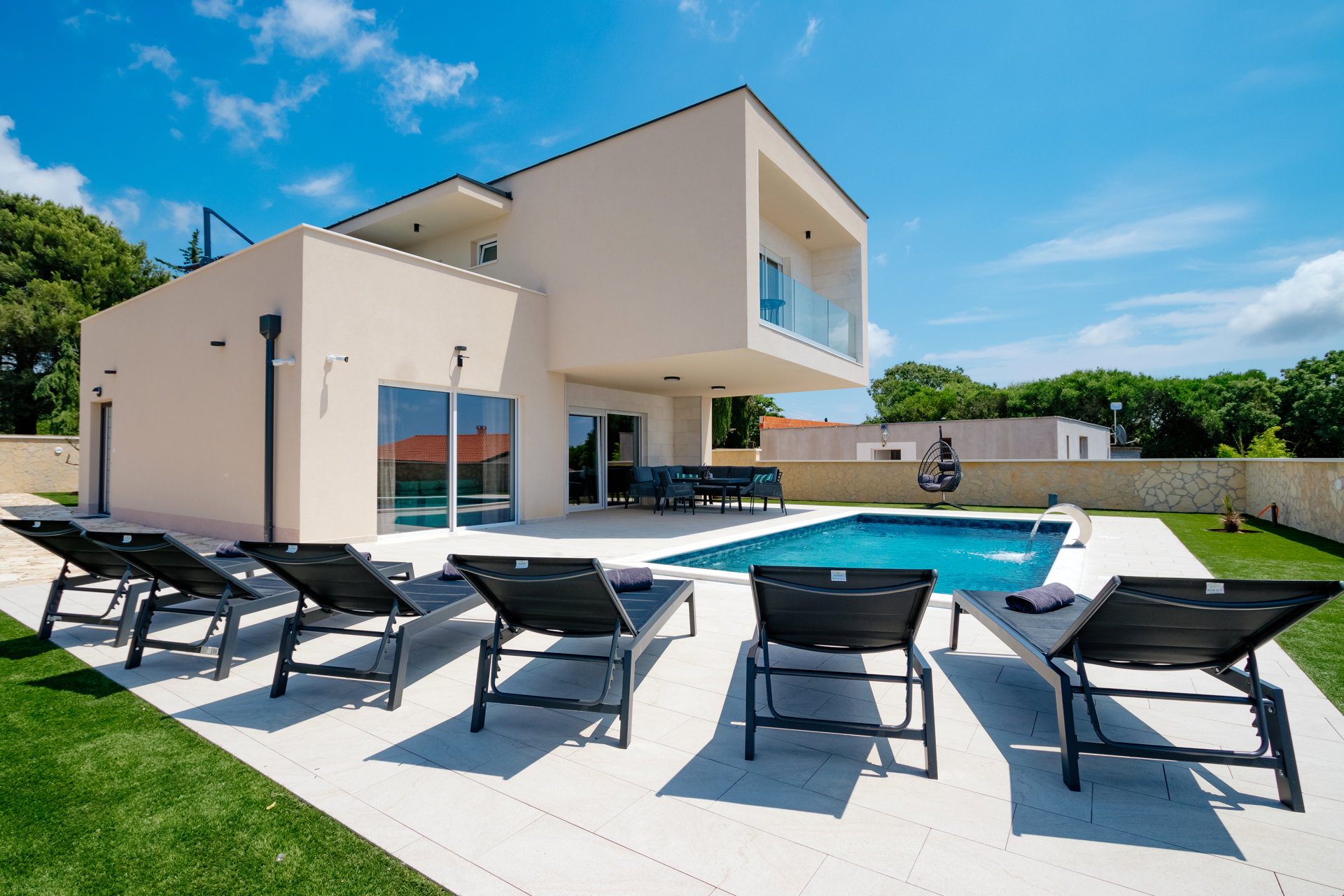Villa Emerilla with Pool