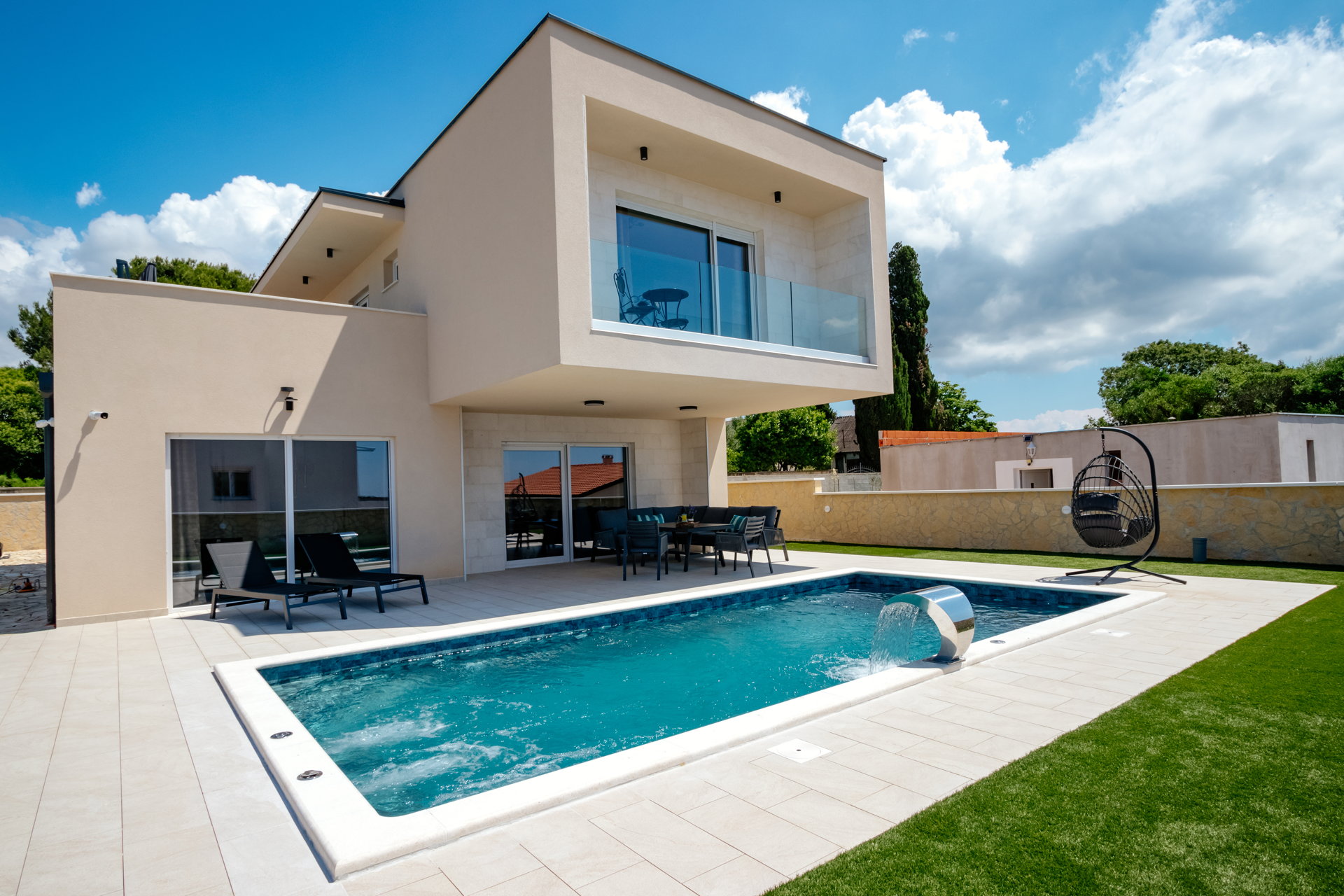 Villa Emerilla with Pool