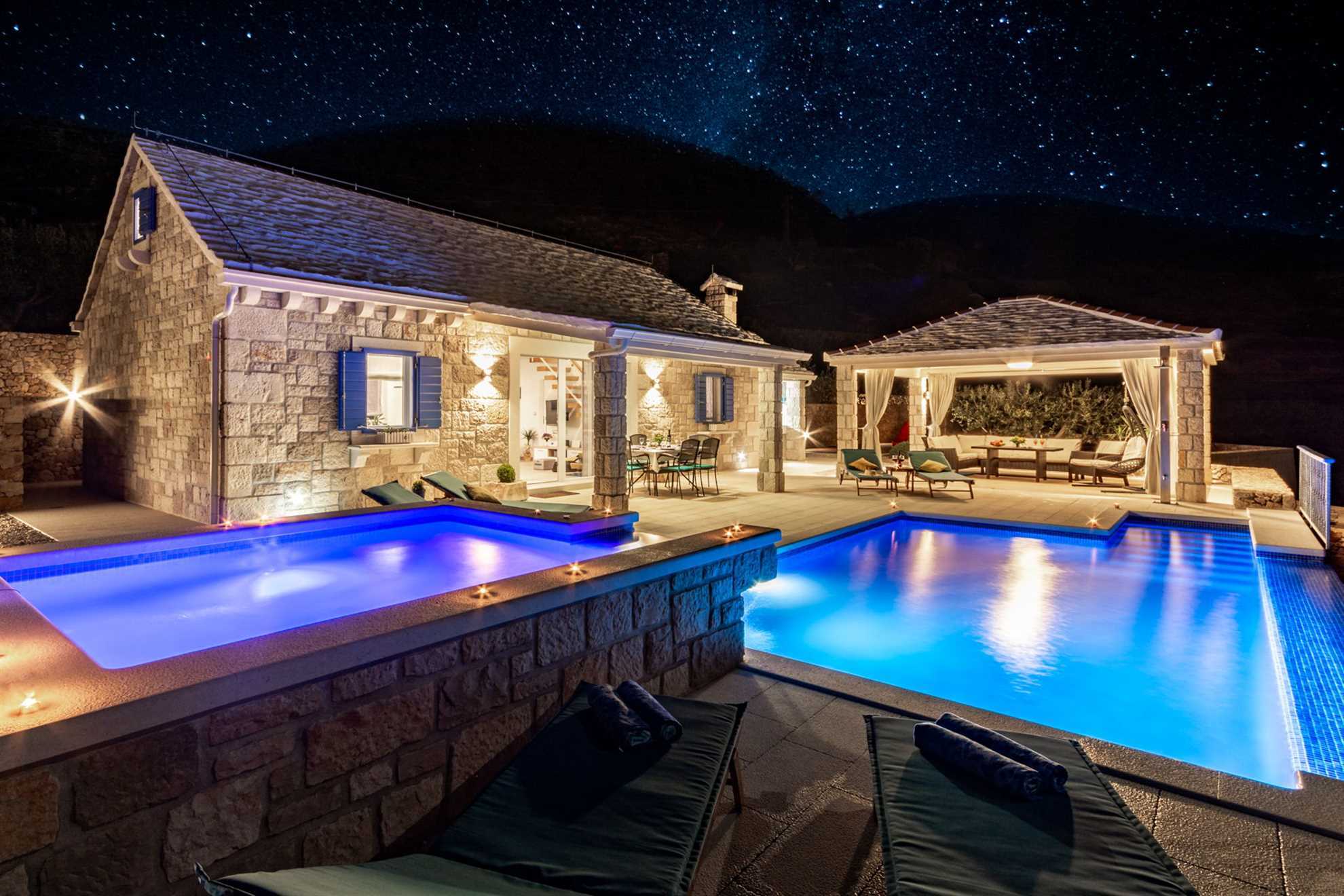 Image of Deluxe Villa Purple Rain with Swimming Pool