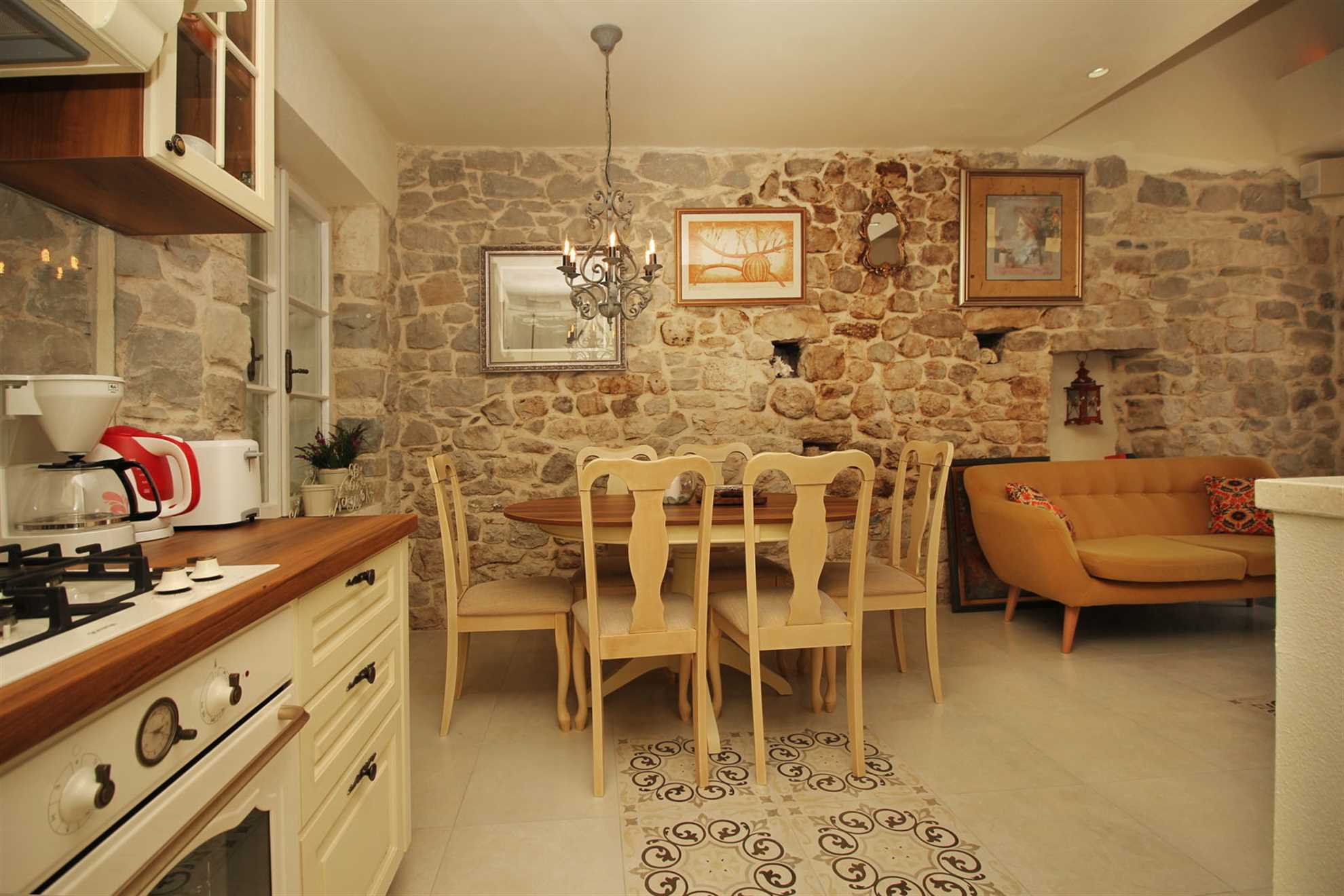 Villa Dalmatian Heritage in City Center