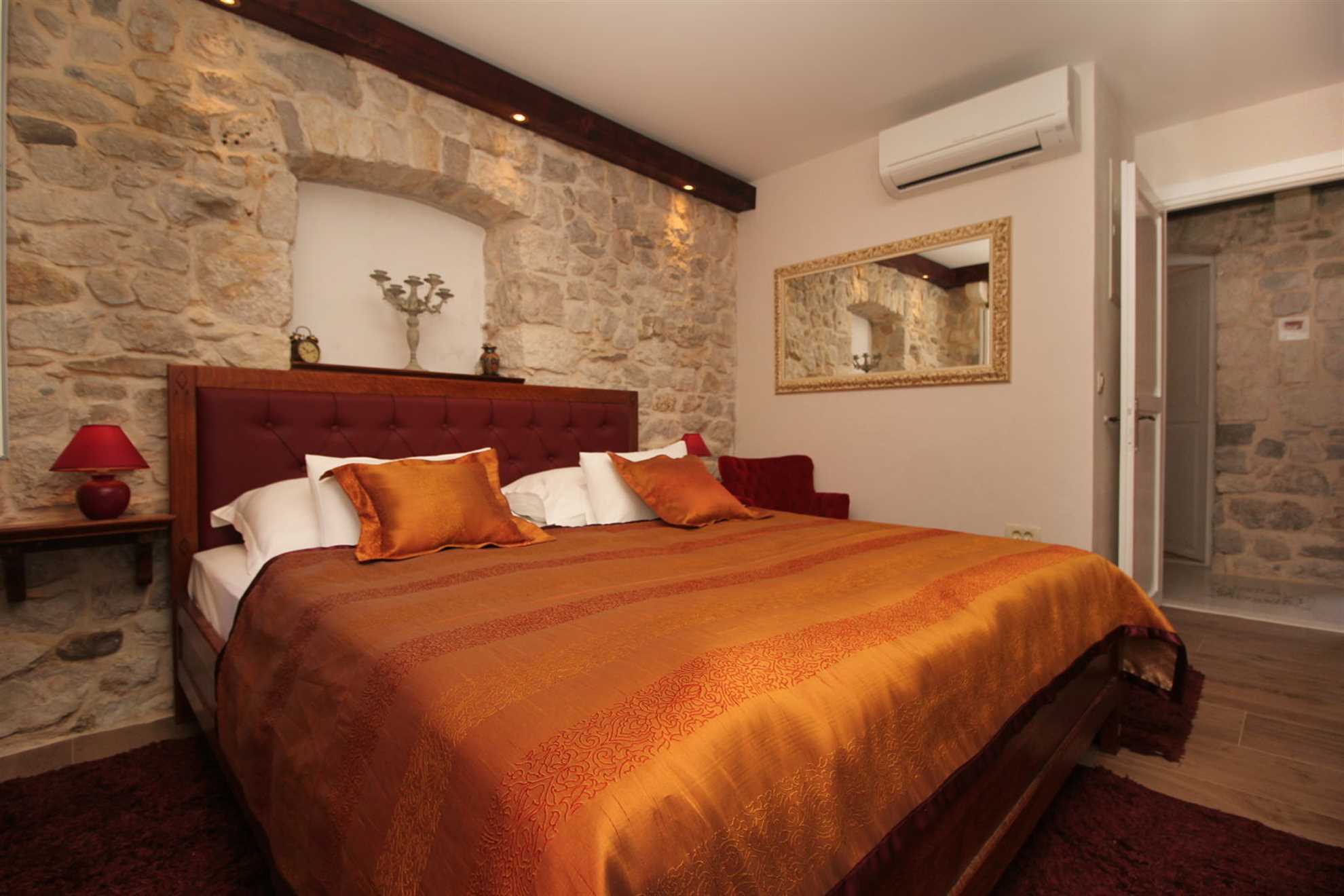 Villa Dalmatian Heritage in City Center