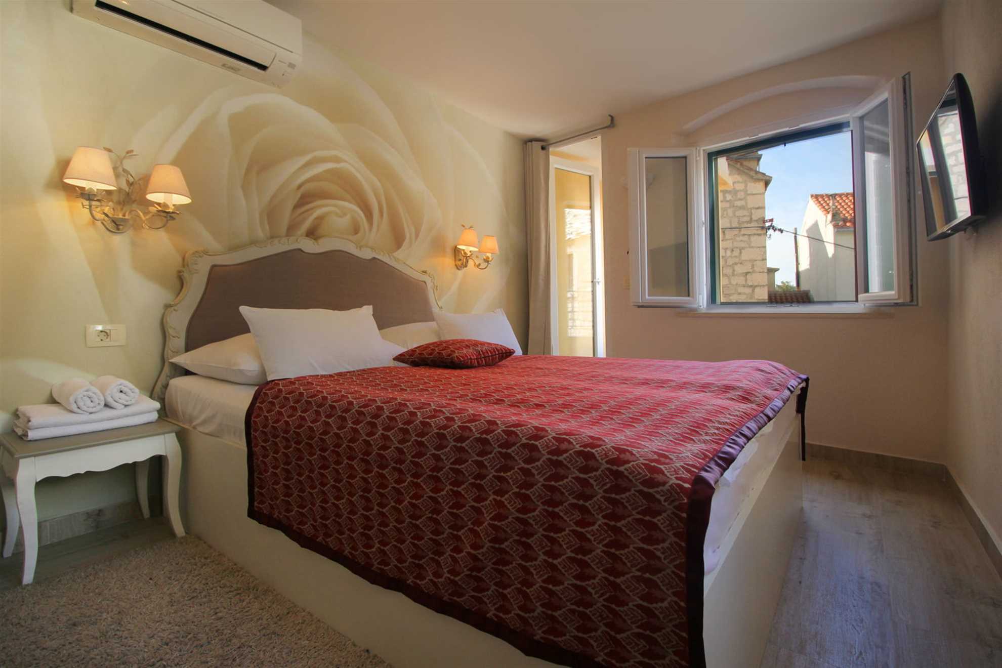 Villa Dalmatian Heritage in City Center