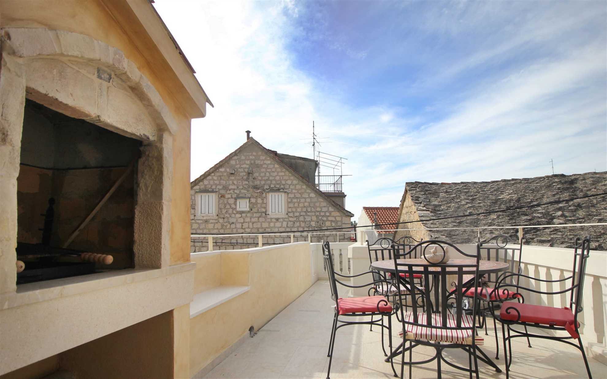 Villa Dalmatian Heritage in City Center