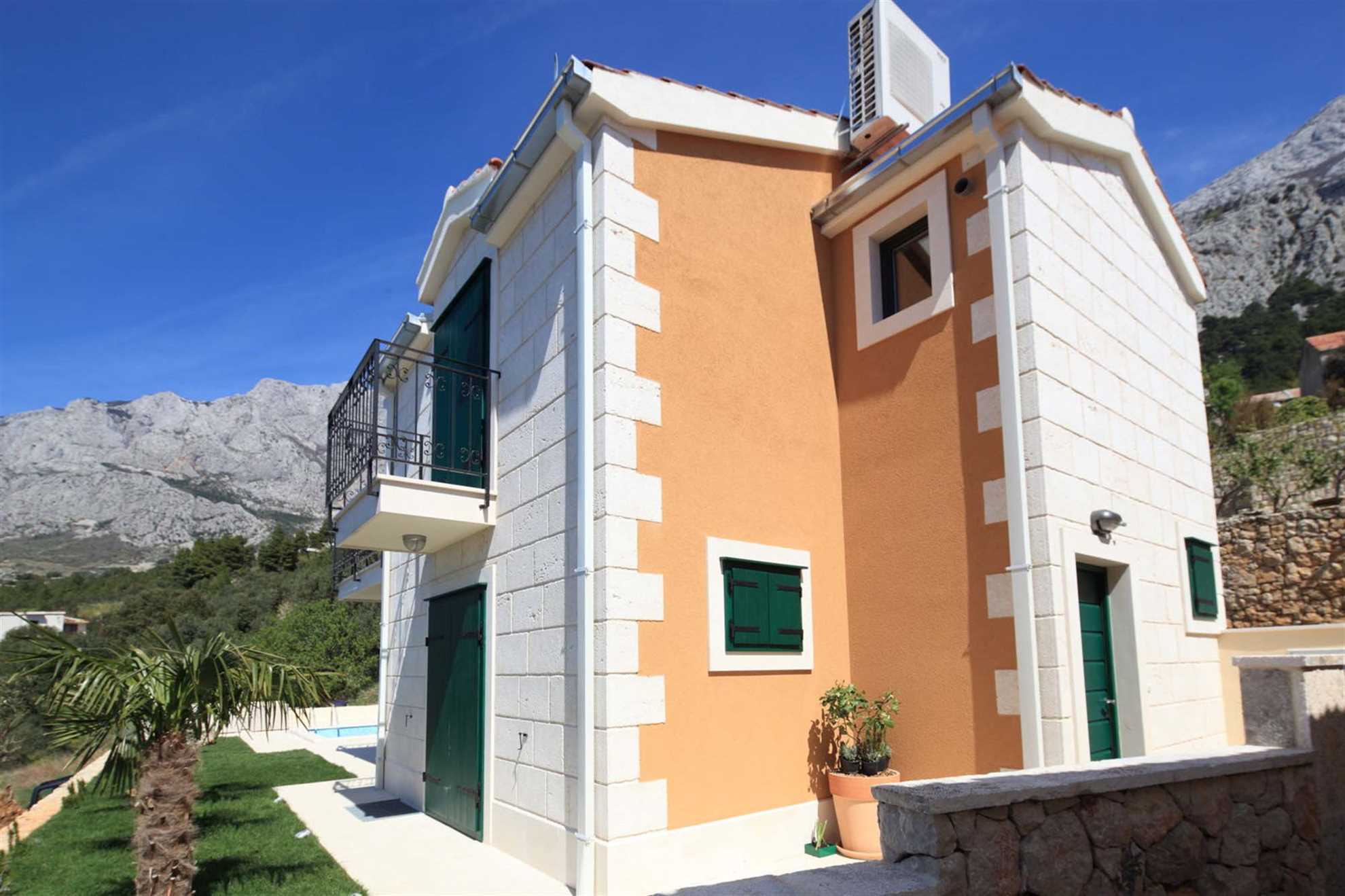 Villa Nirvana with Swimming Pool