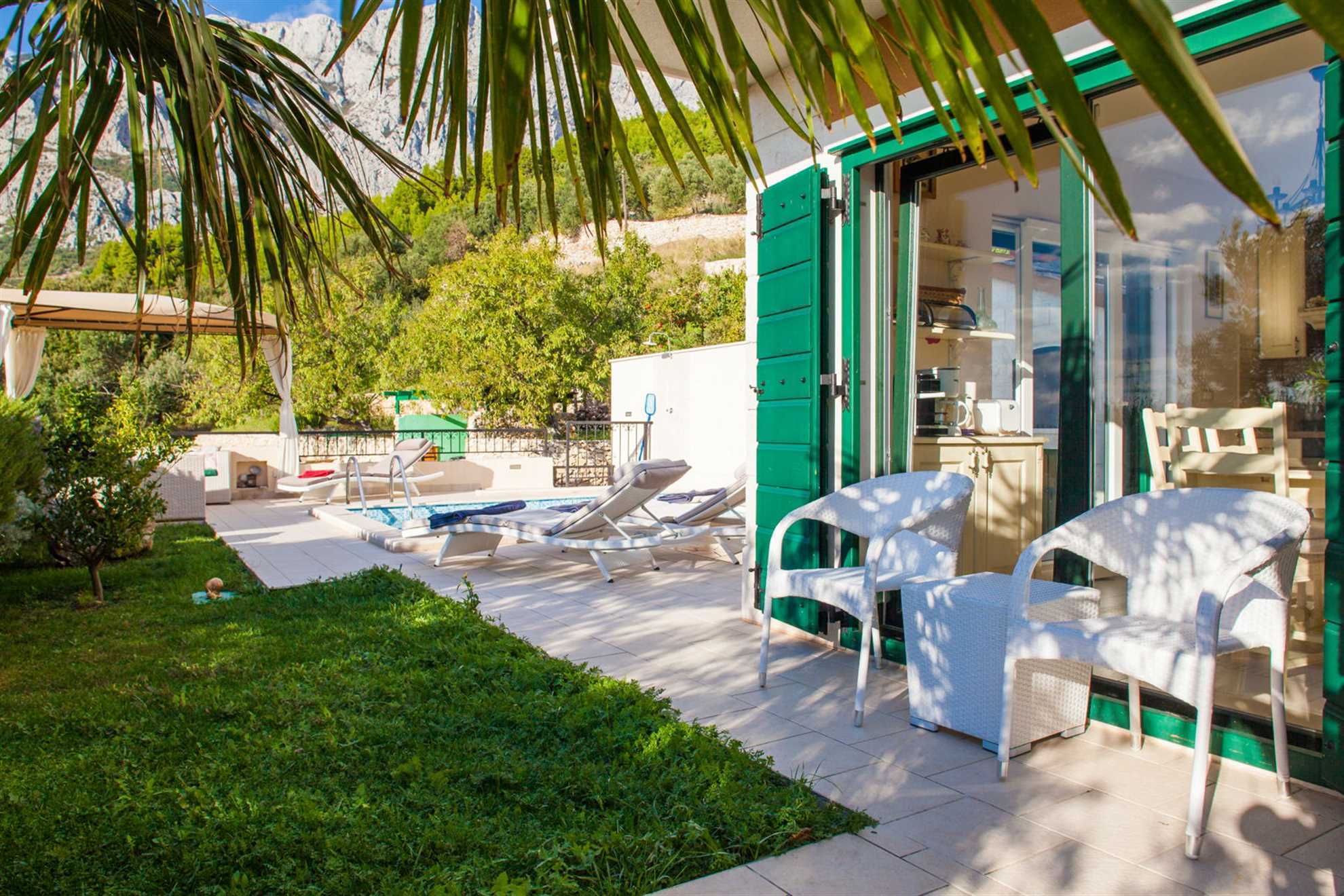 Villa Nirvana with Swimming Pool