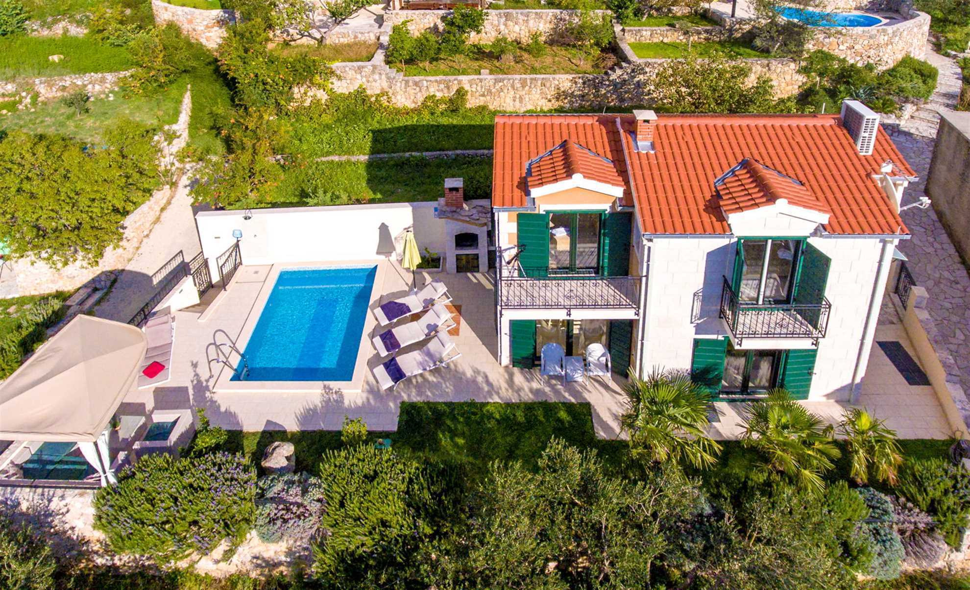 Villa Nirvana with Swimming Pool