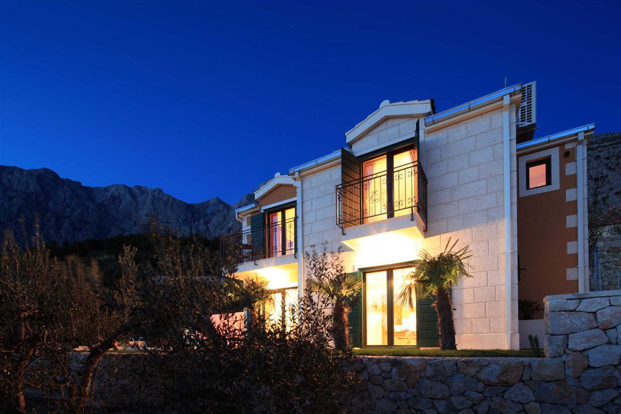 Villa Nirvana with Swimming Pool