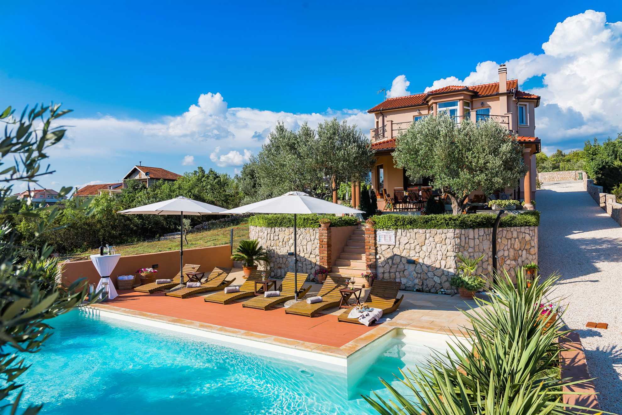 Luxury Villa Antoneta with Swimming Pool