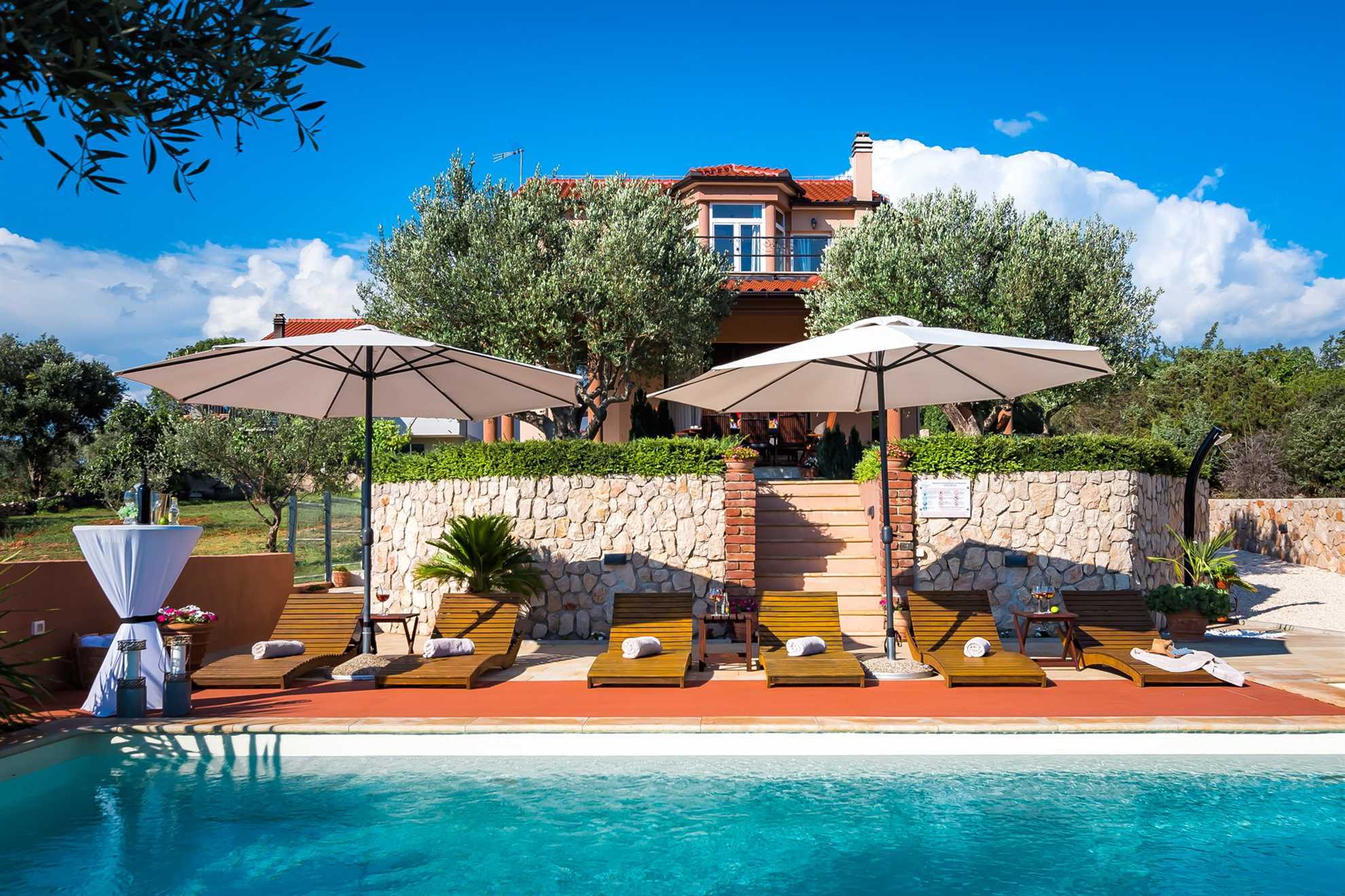 Luxury Villa Antoneta with Swimming Pool