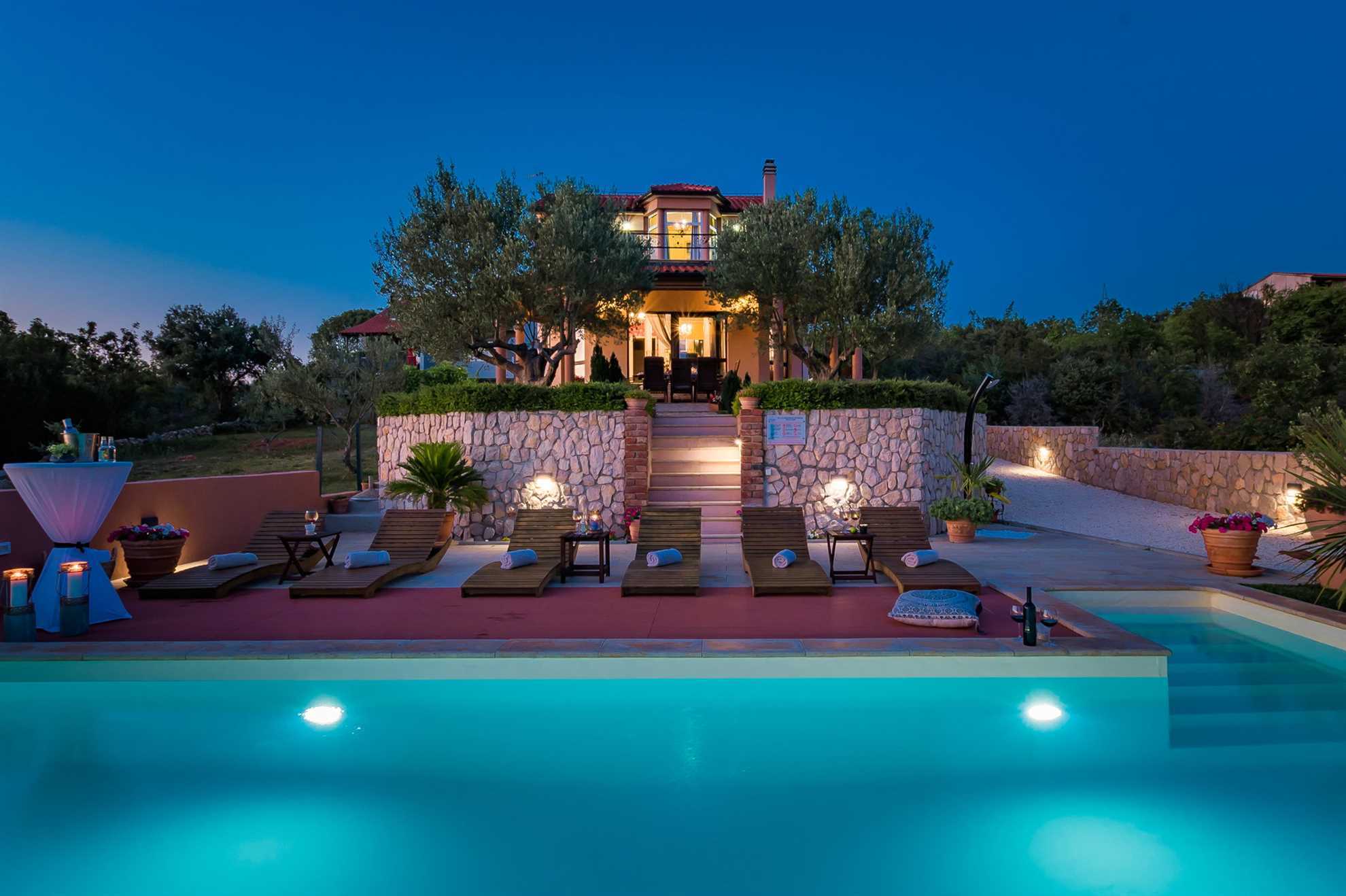 Luxury Villa Antoneta with Swimming Pool