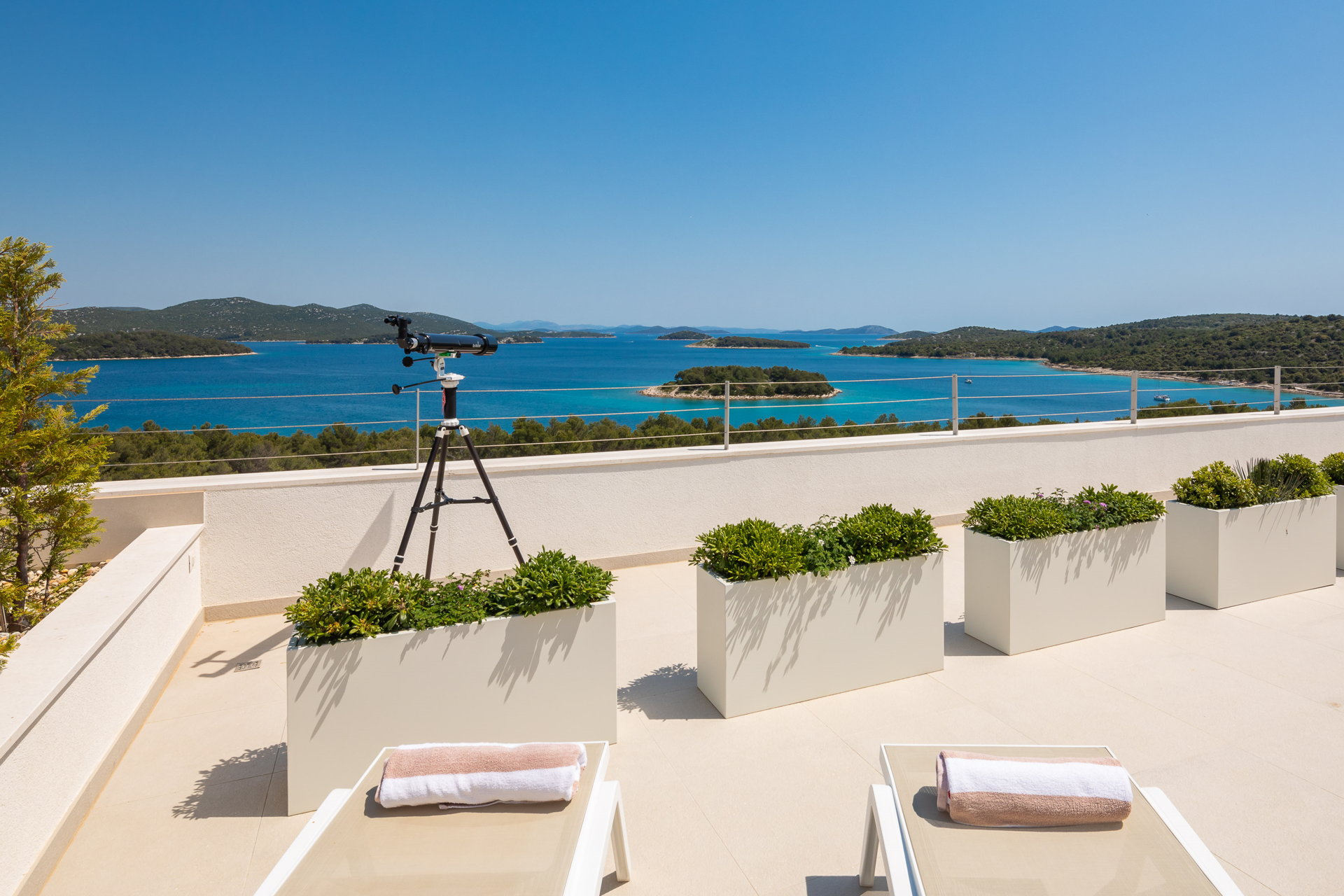 Luxury Villa Lynx with Pool
