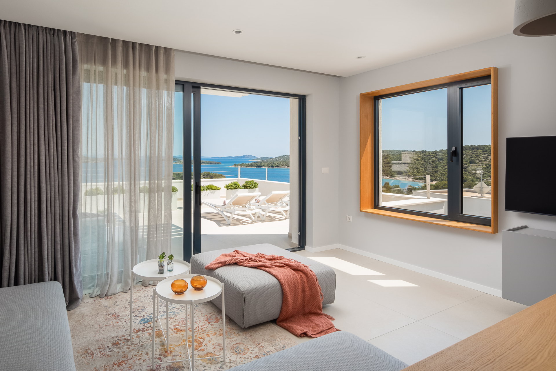 Luxury Villa Lynx with Pool