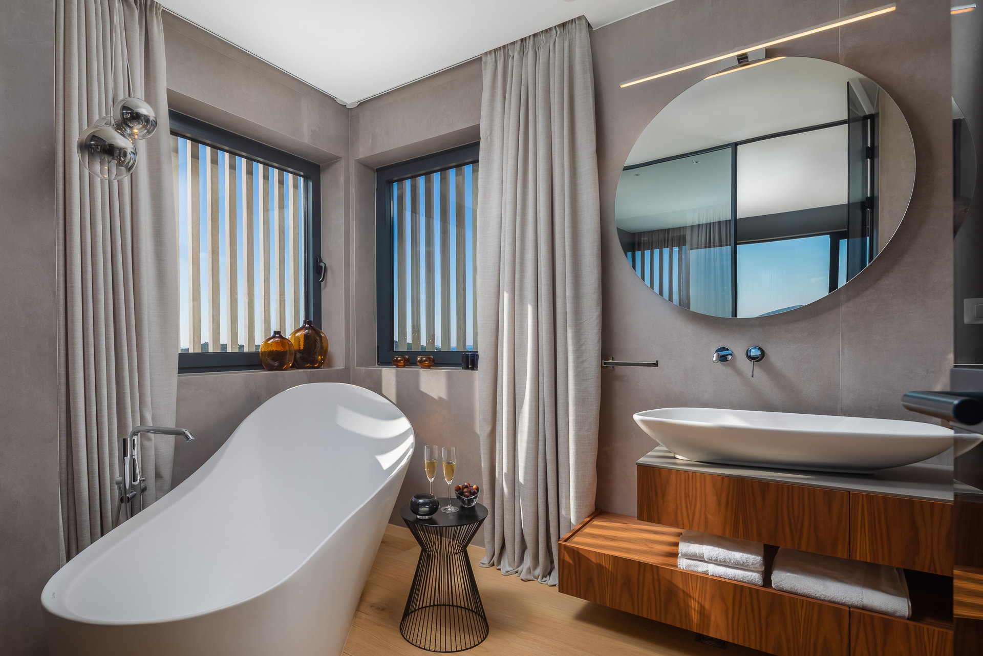 Luxury Villa Lynx with Pool