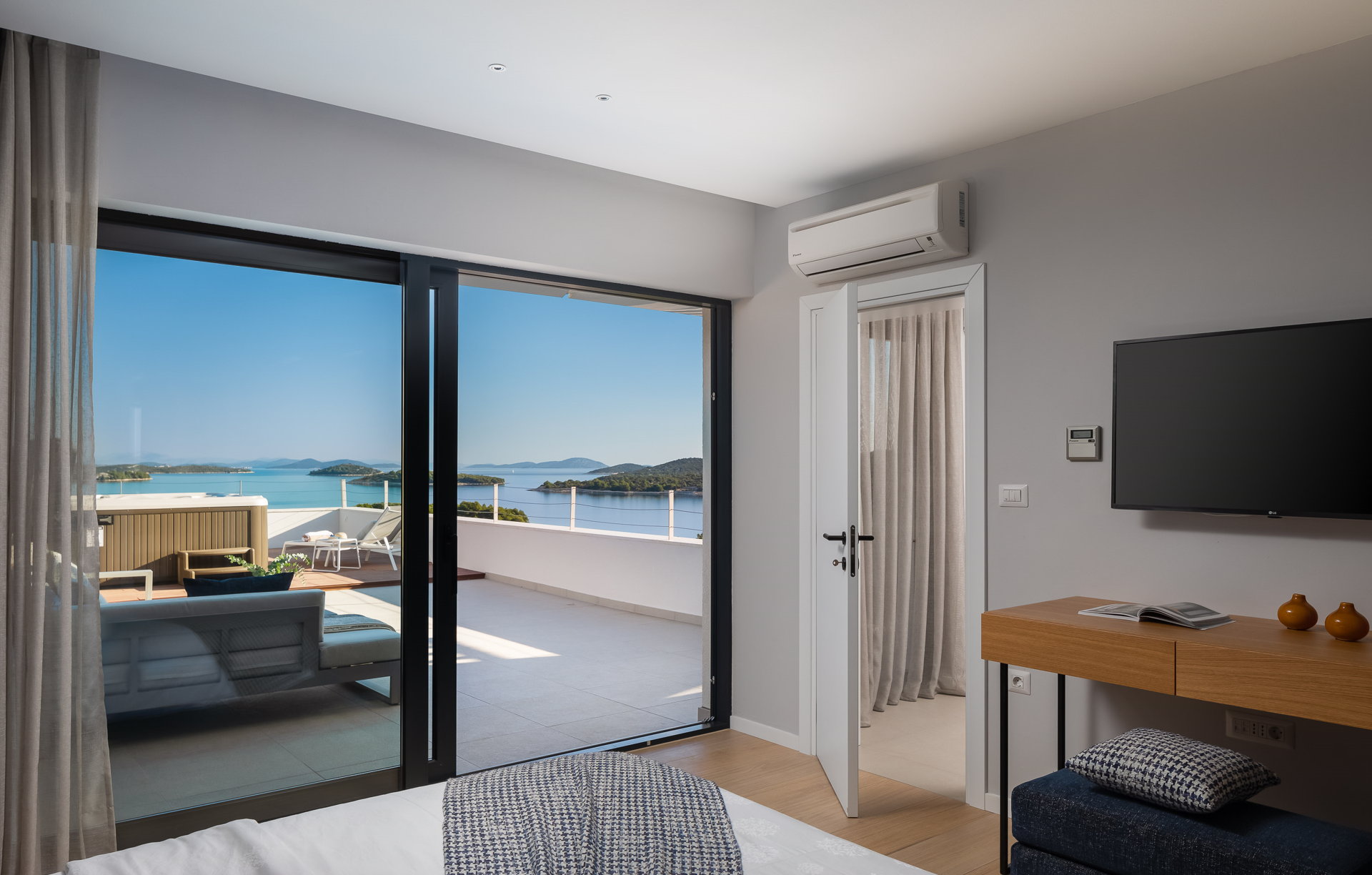 Luxury Villa Aquila with Pool