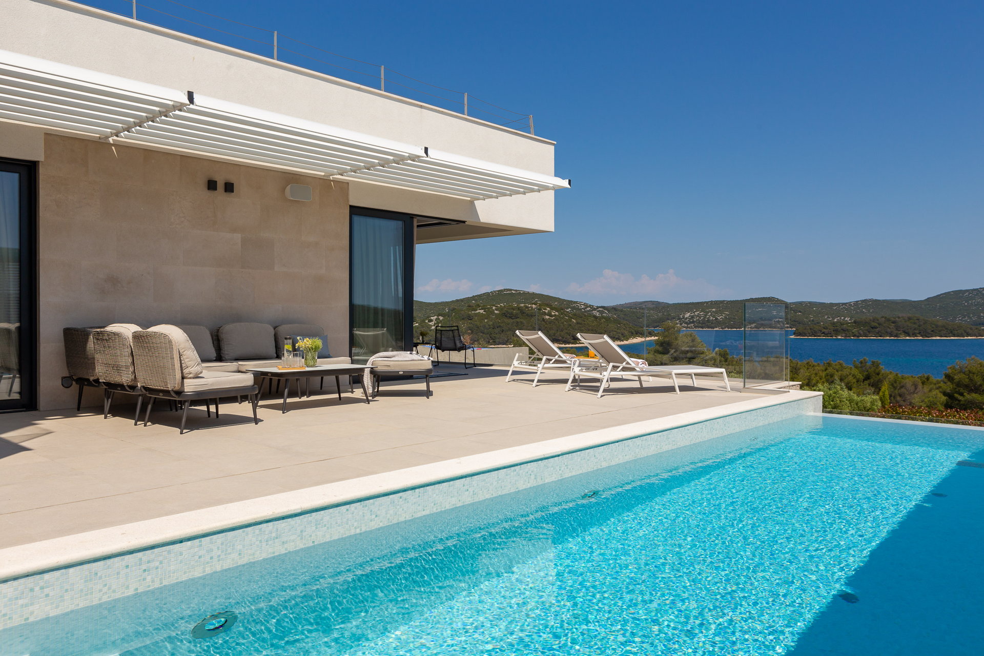 Luxury Villa Aquila with Pool