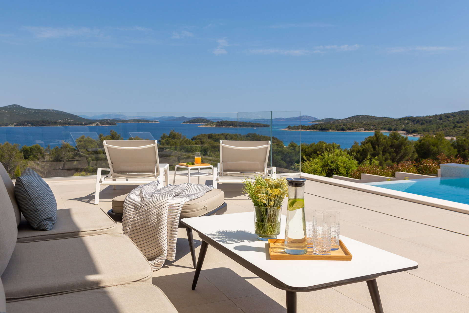 Luxury Villa Aquila with Pool