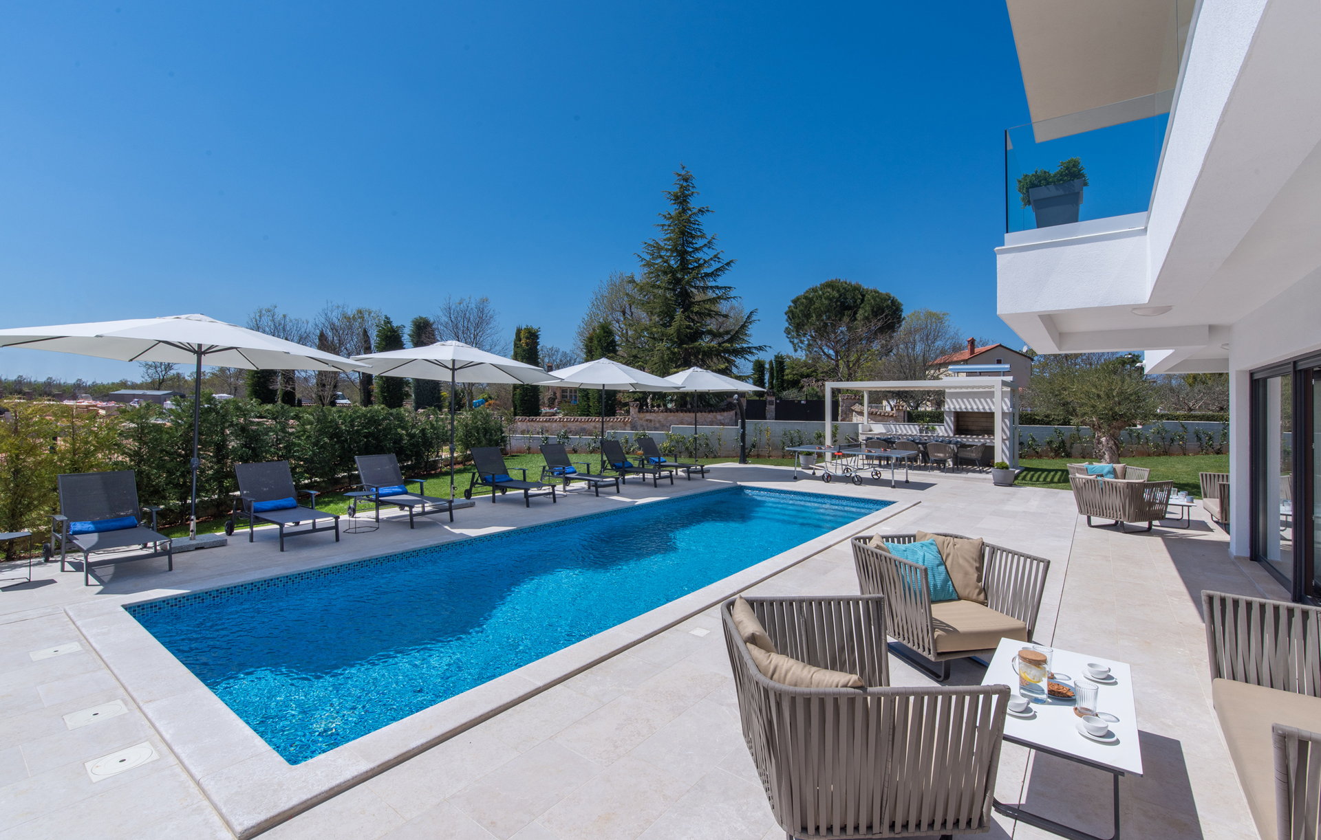 Villa Dreaming Blue with Pool