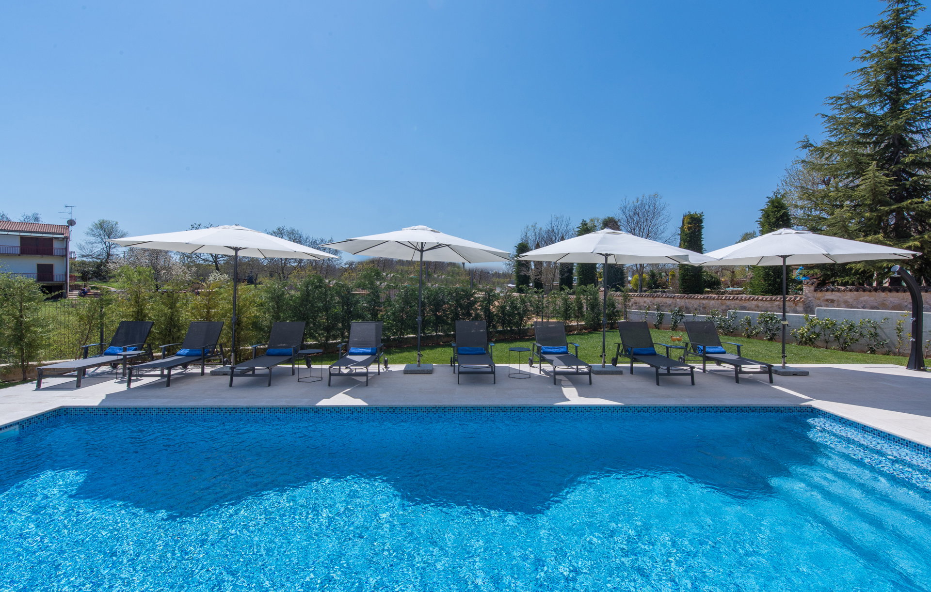 Villa Dreaming Blue with Pool