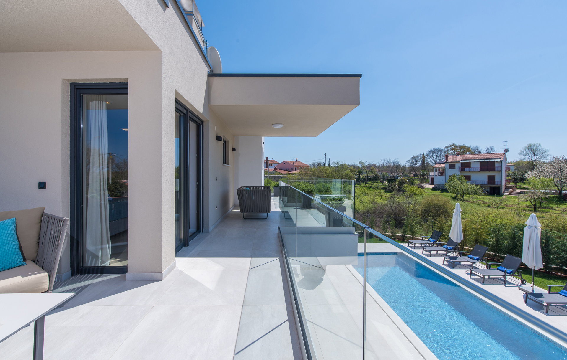 Villa Dreaming Blue with Pool