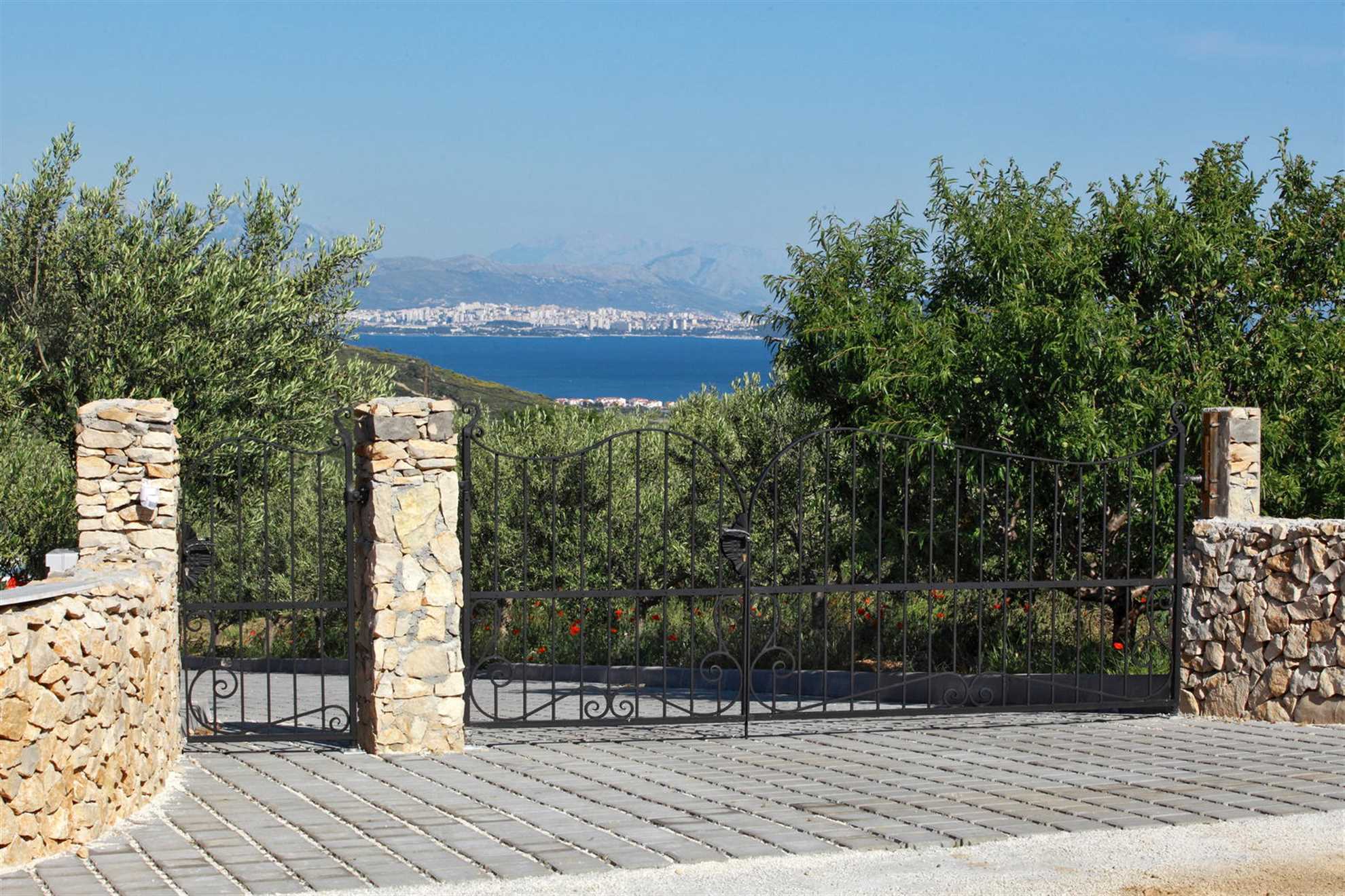 Luxury Villa Emerald Olive with Swimming Pool