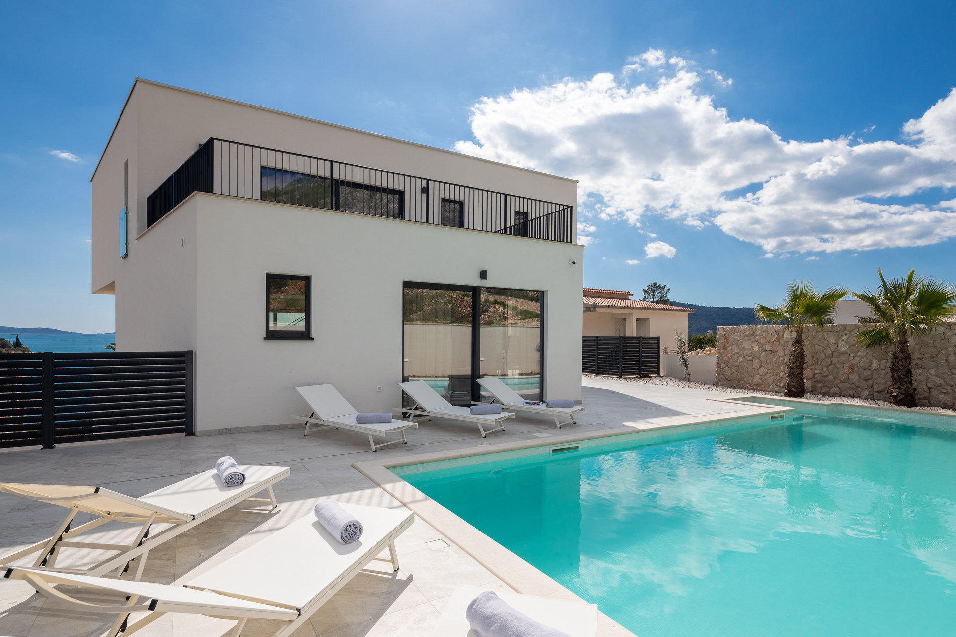 Villa Nouvelle with Heated Pool
