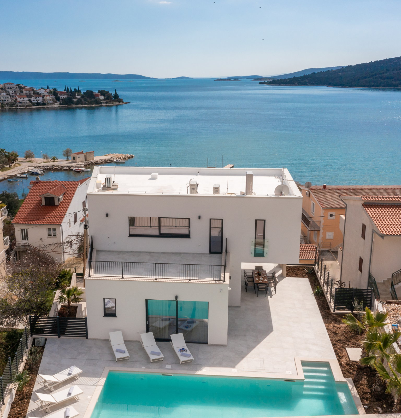 Villa Nouvelle with Heated Pool