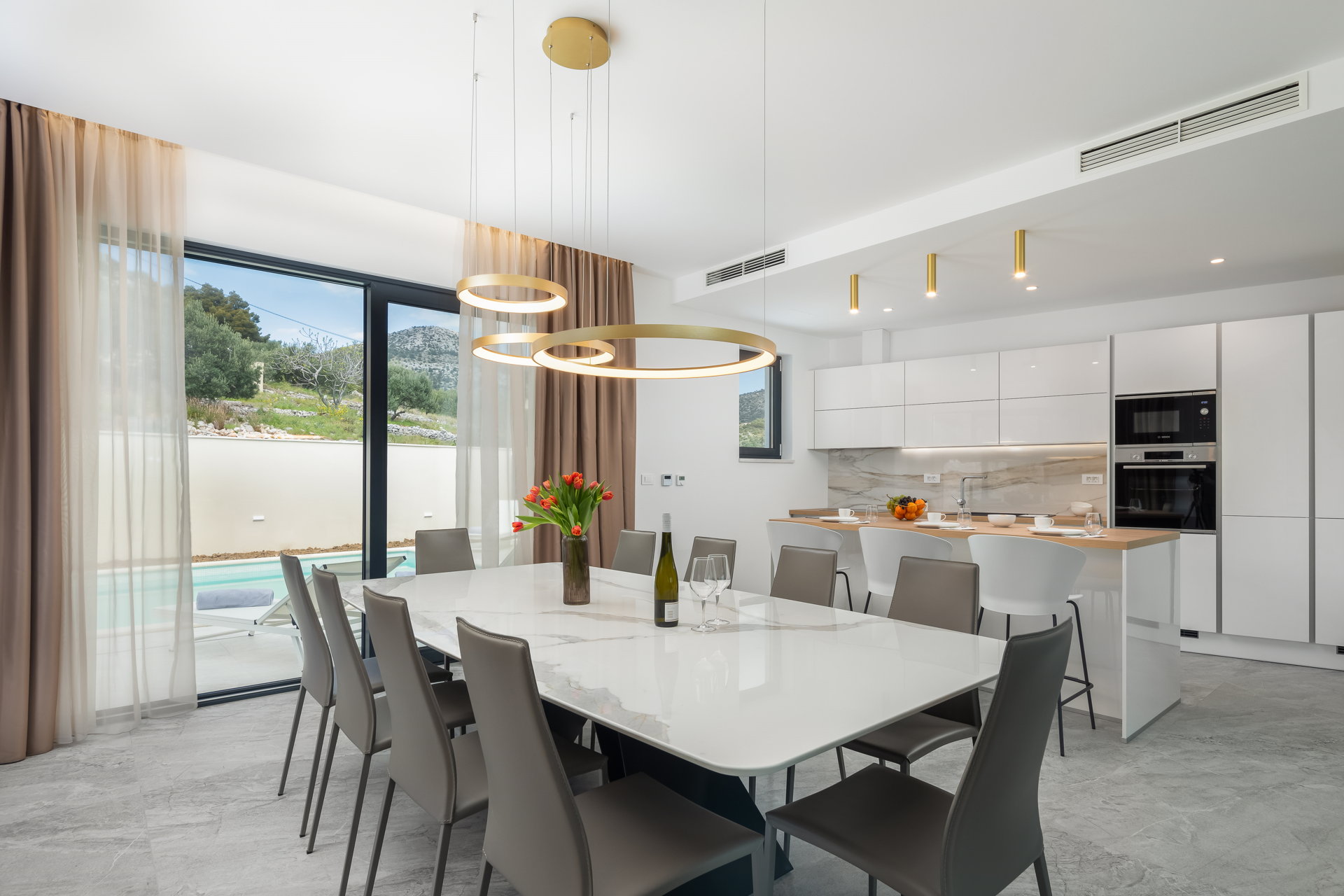 Villa Nouvelle with Heated Pool