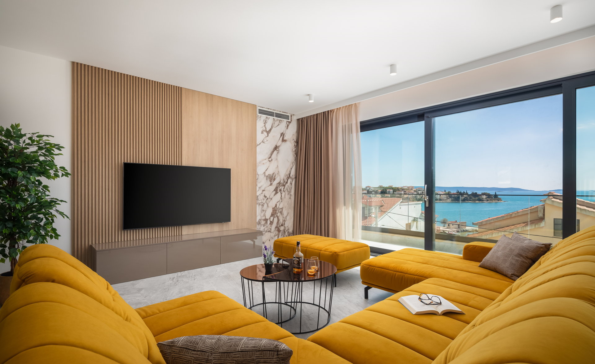 Villa Nouvelle with Heated Pool