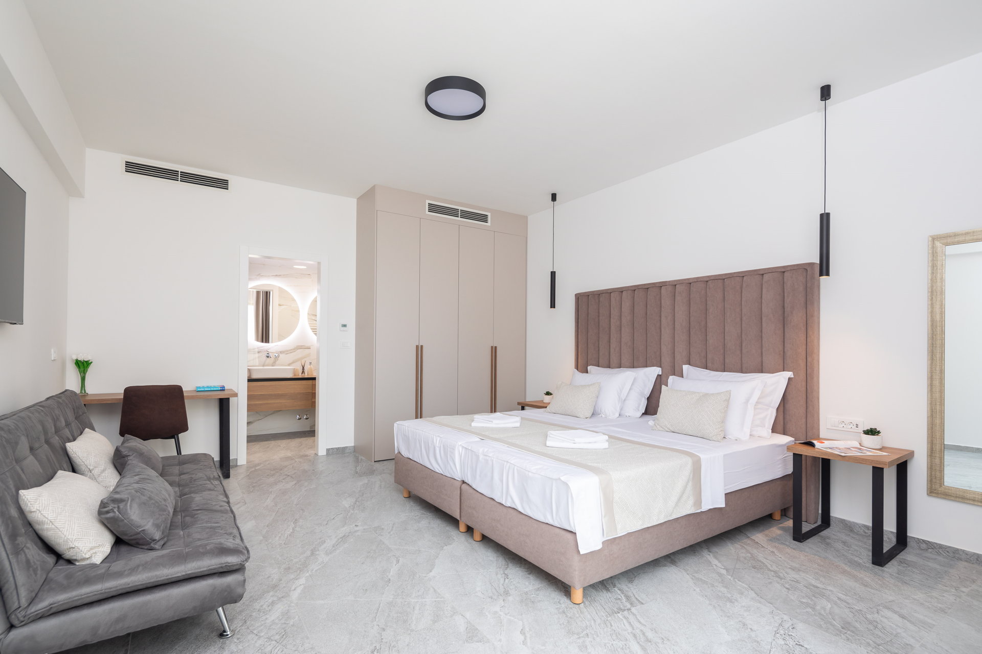Villa Nouvelle with Heated Pool