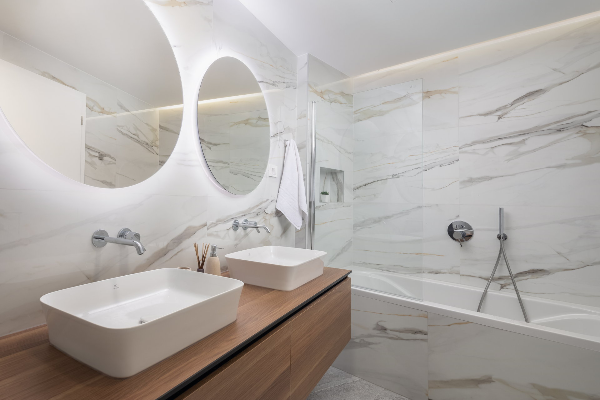 Villa Nouvelle with Heated Pool