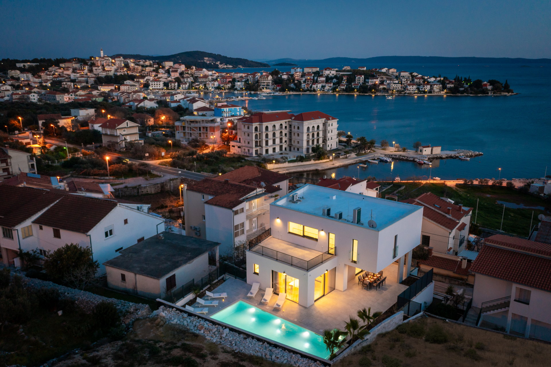 Villa Nouvelle with Heated Pool