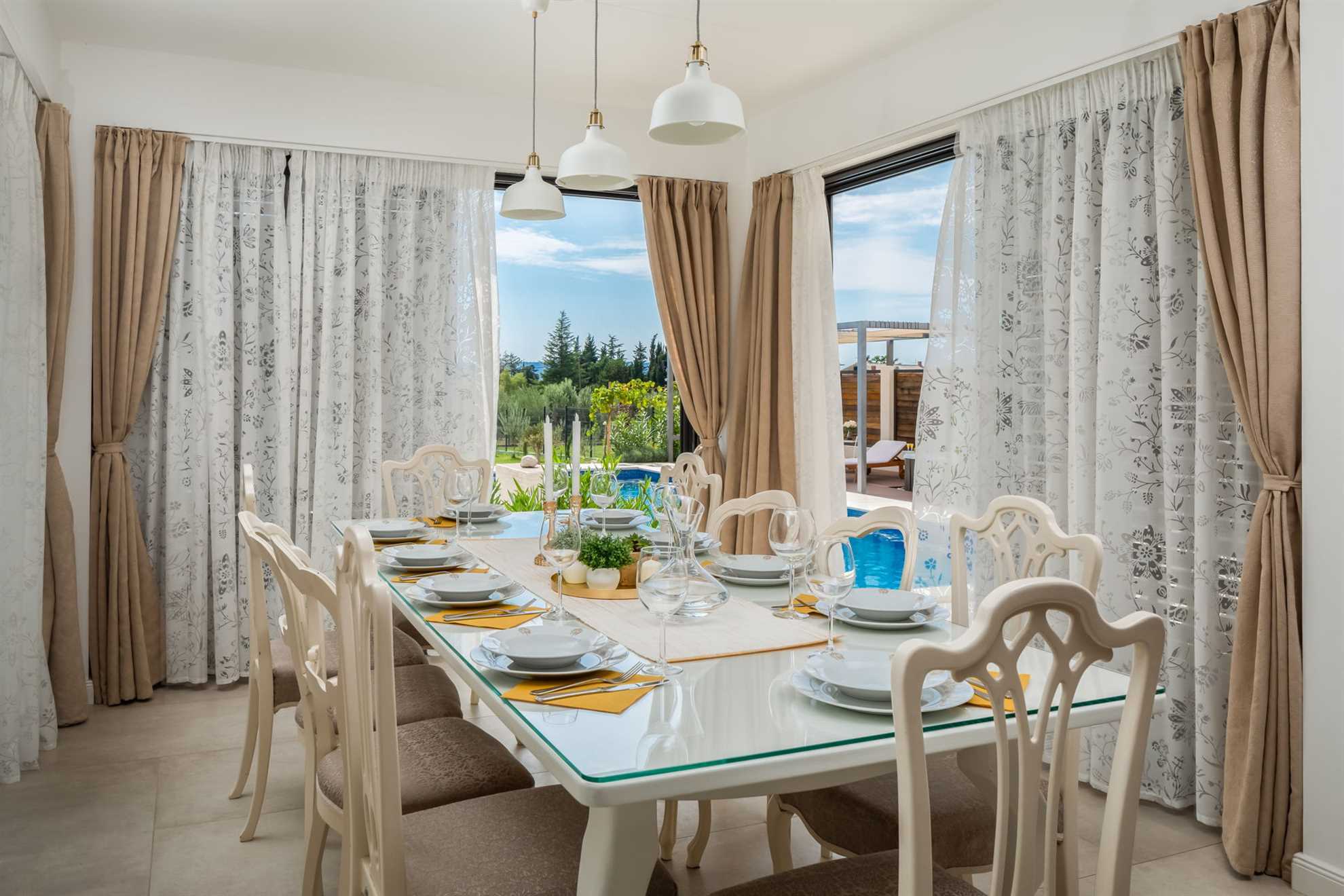 Luxury Villa White Oasis with Swimming Pool