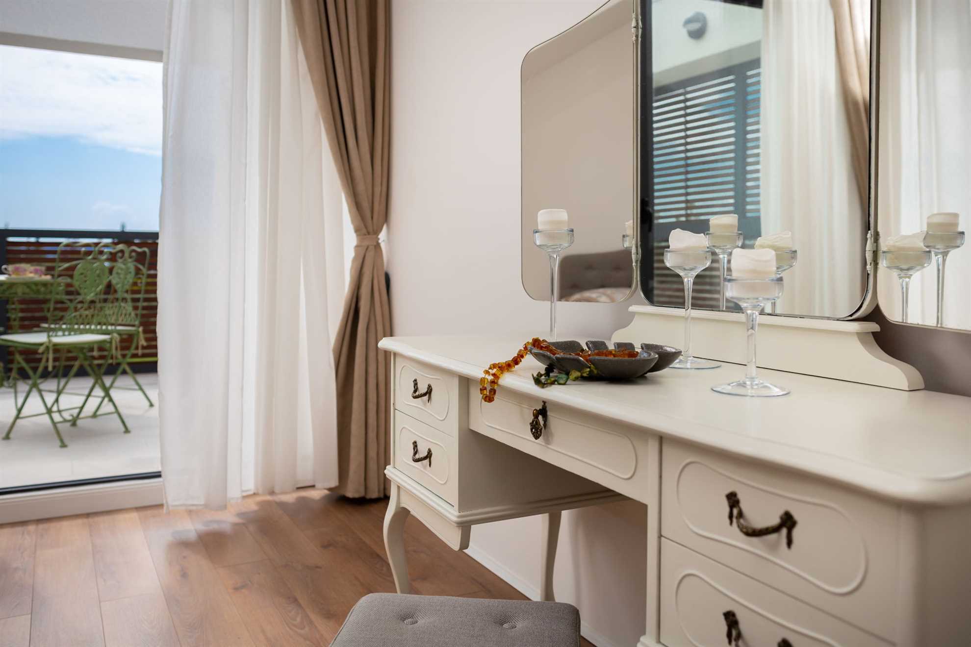 Luxury Villa White Oasis with Swimming Pool
