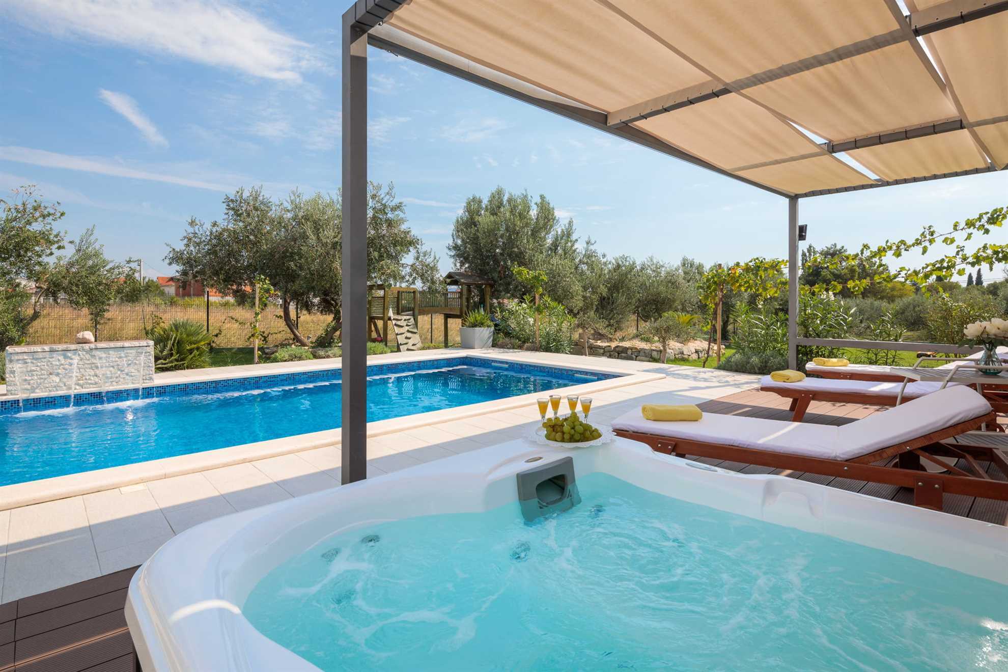 Luxury Villa White Oasis with Swimming Pool