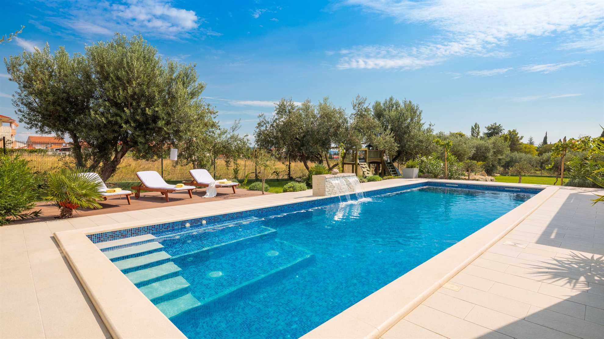 Luxury Villa White Oasis with Swimming Pool