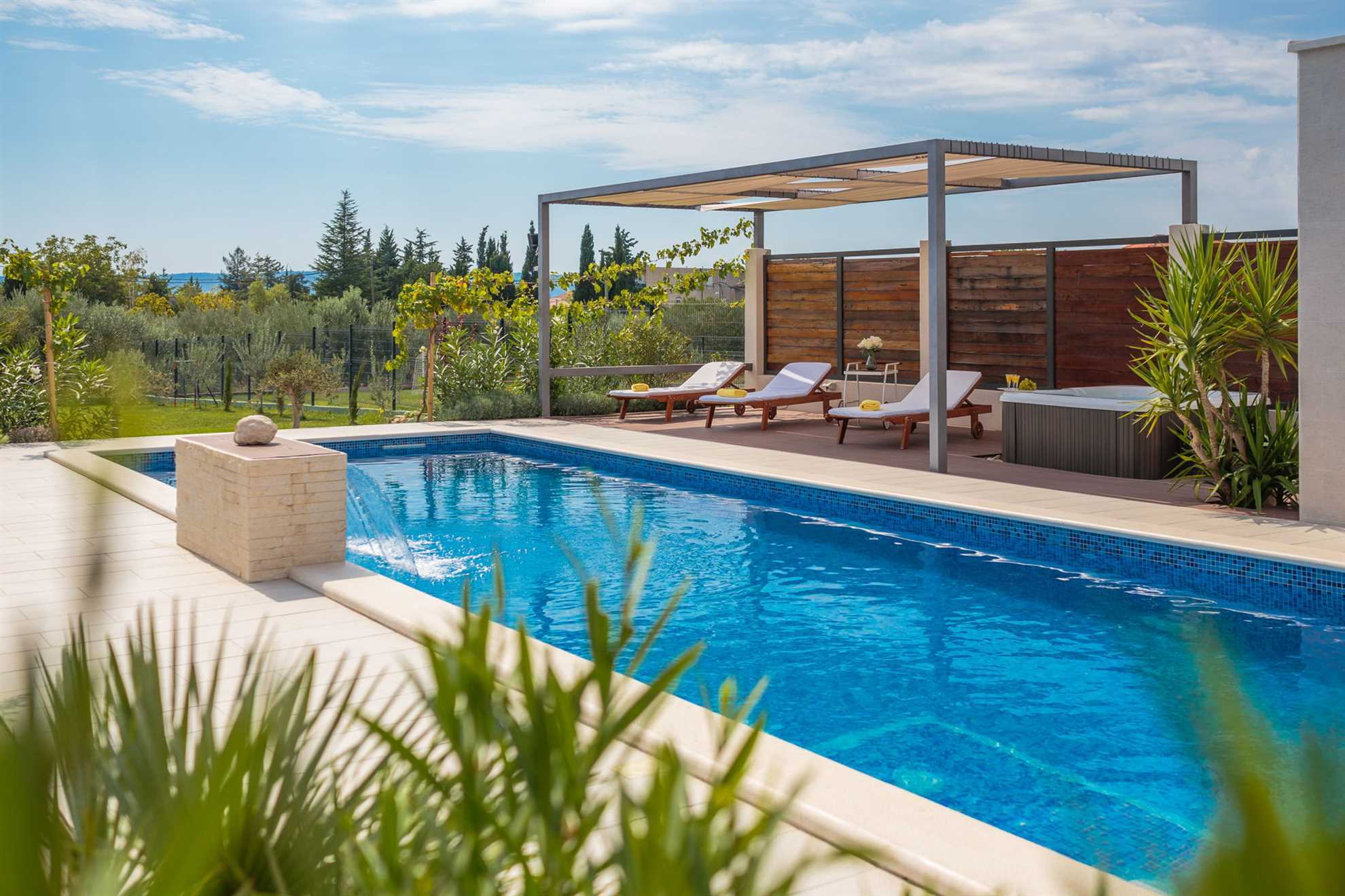 Luxury Villa White Oasis with Swimming Pool