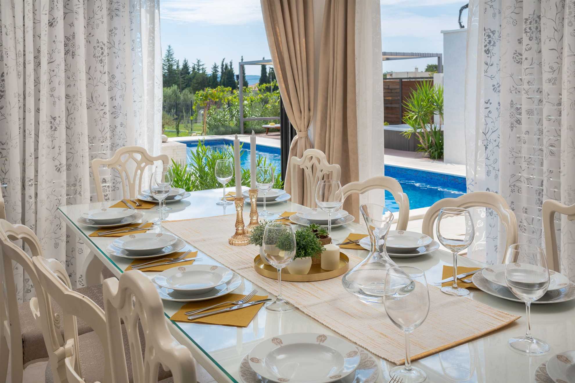 Luxury Villa White Oasis with Swimming Pool