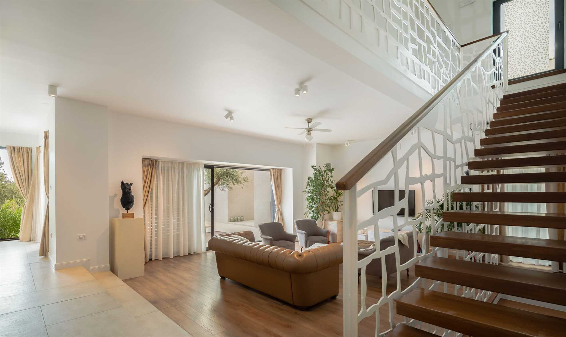 Luxury Villa White Oasis with Swimming Pool