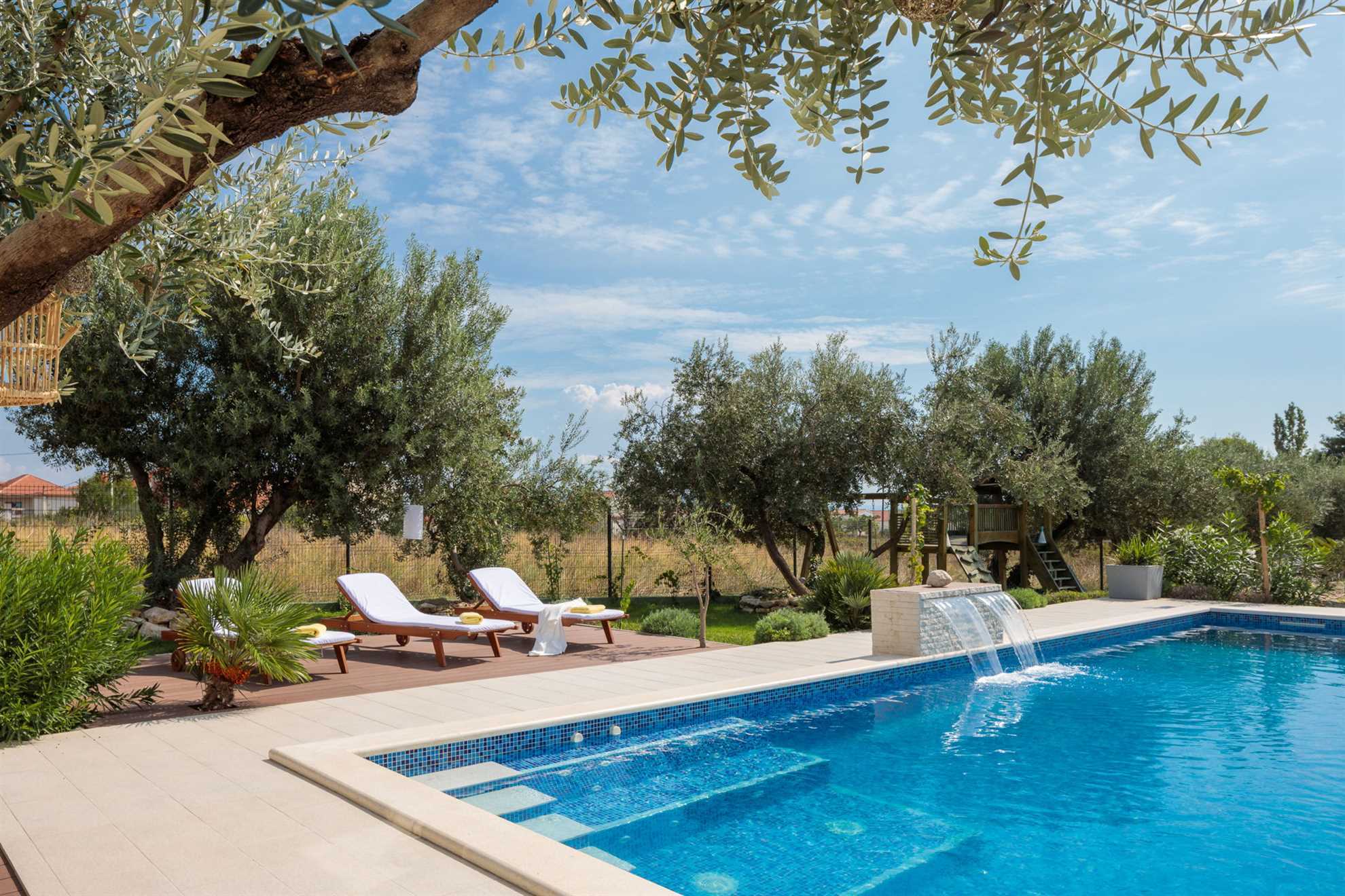 Luxury Villa White Oasis with Swimming Pool