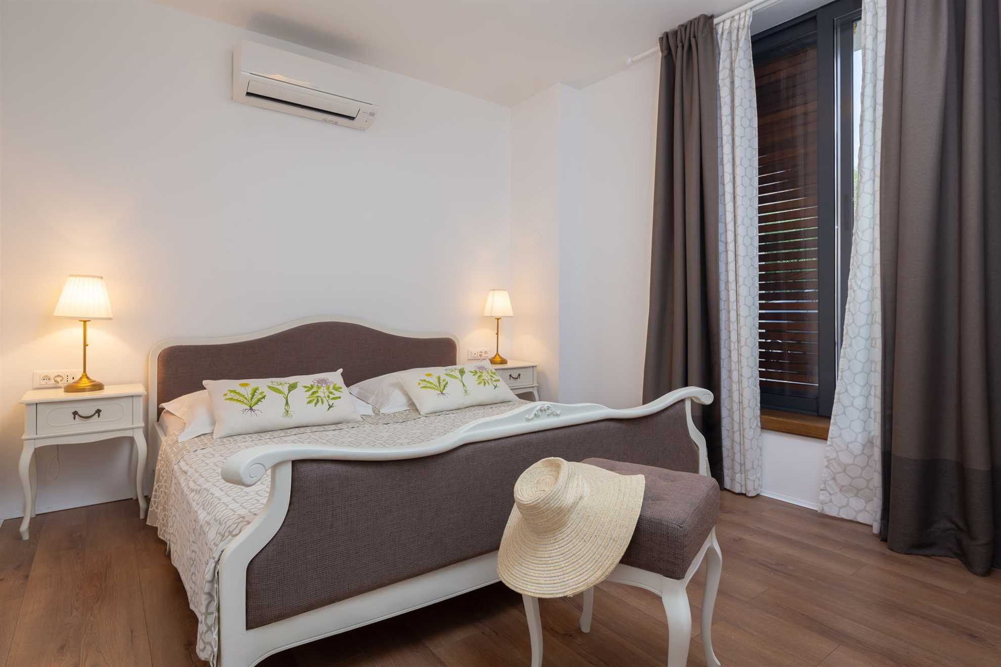 Luxury Villa White Oasis with Swimming Pool