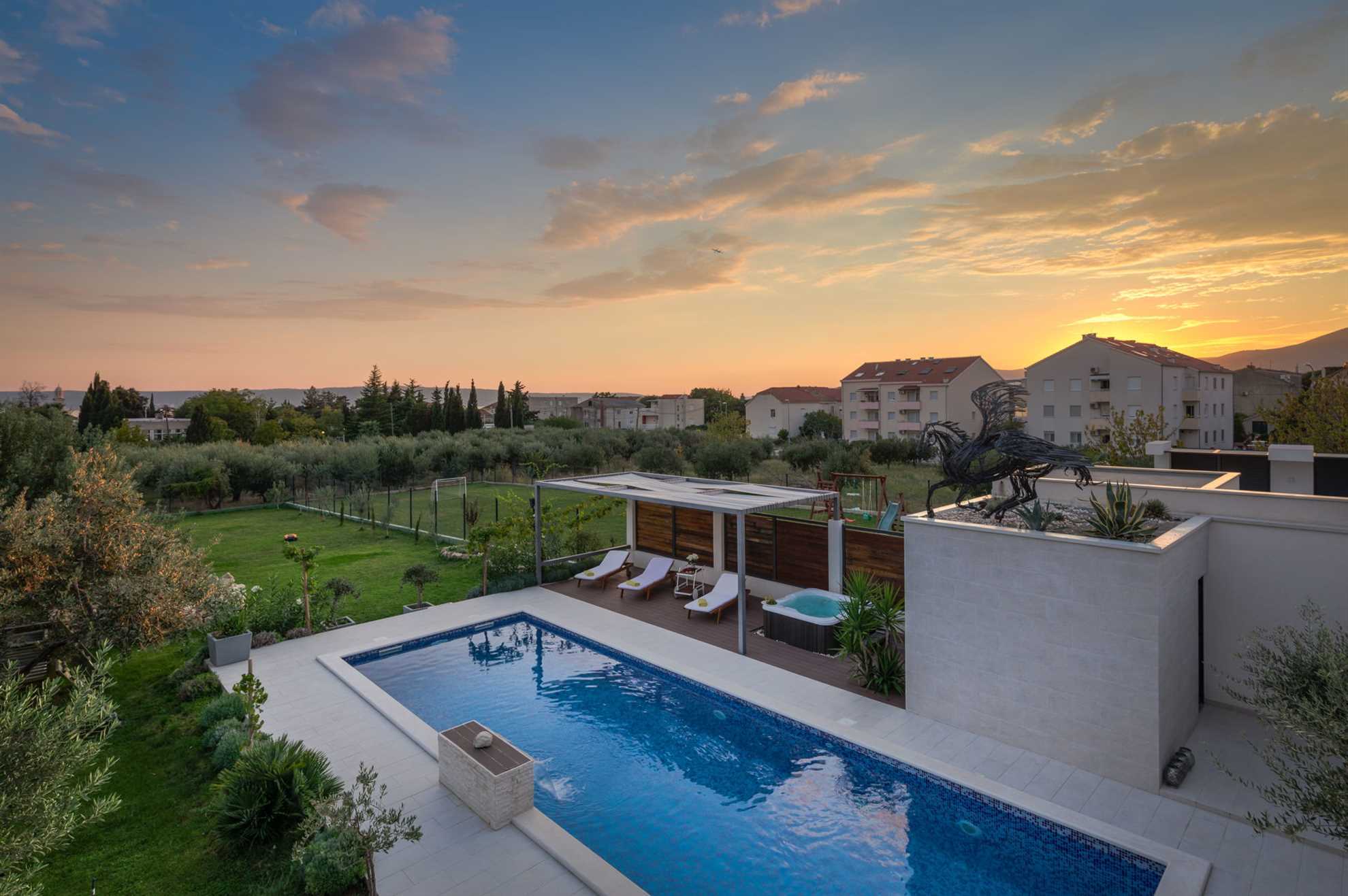 Luxury Villa White Oasis with Swimming Pool