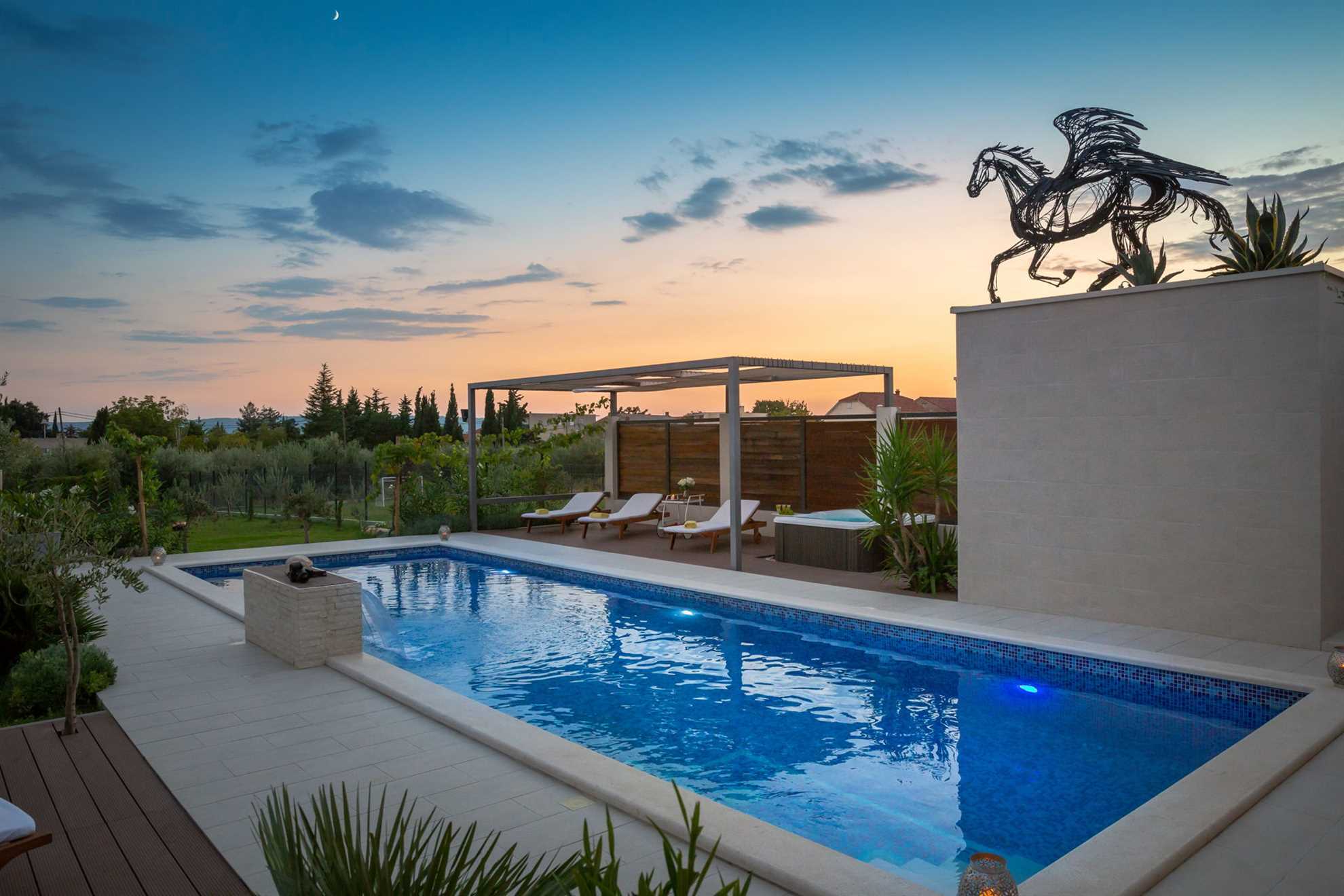 Luxury Villa White Oasis with Swimming Pool