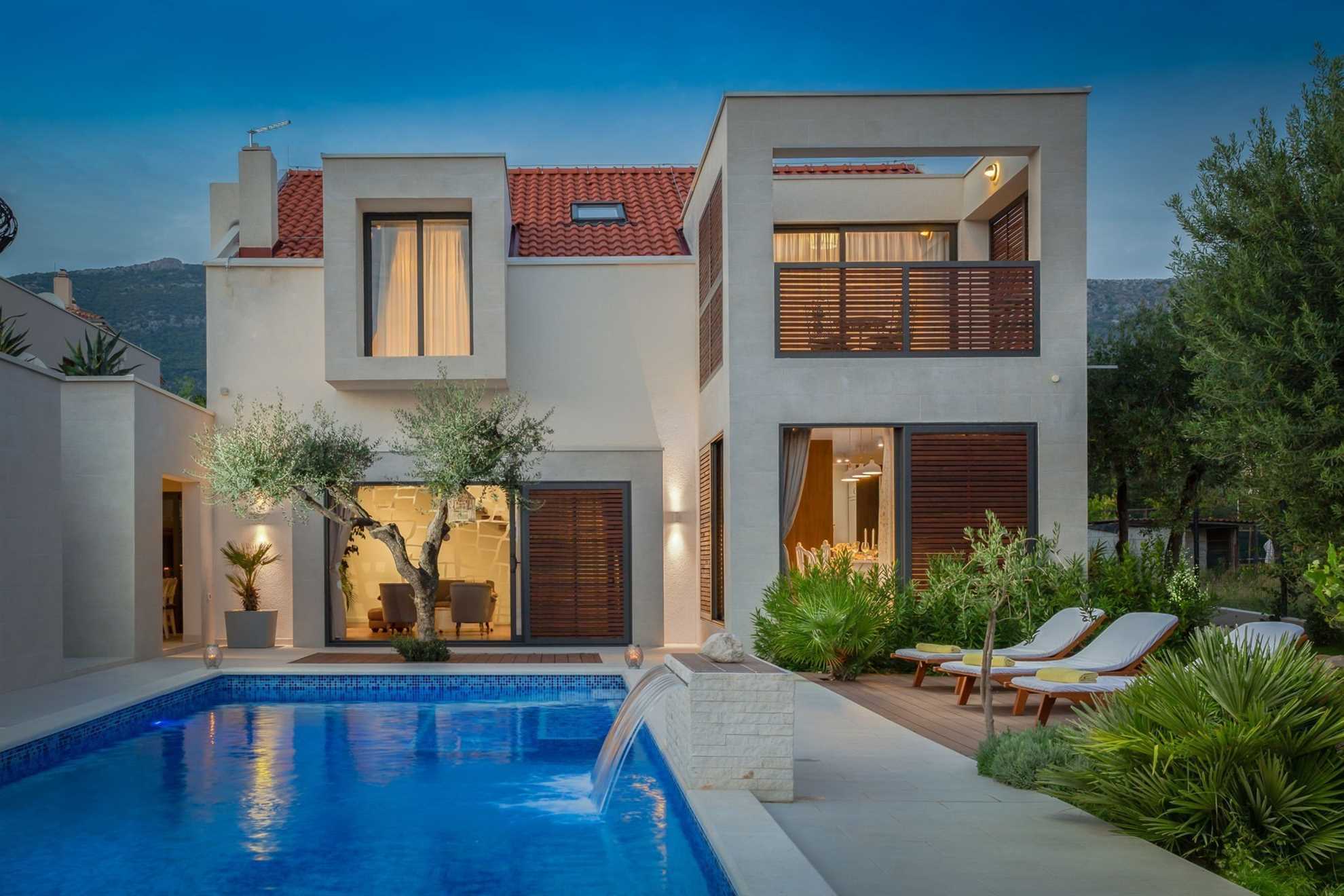 Luxury Villa White Oasis with Swimming Pool