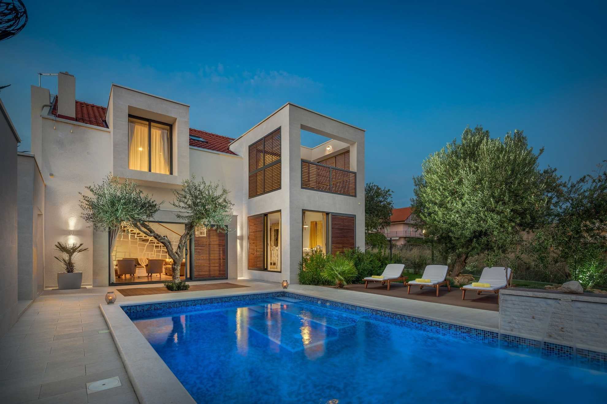 Luxury Villa White Oasis with Swimming Pool