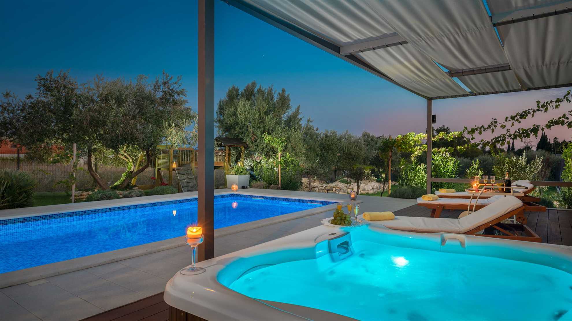 Luxury Villa White Oasis with Swimming Pool
