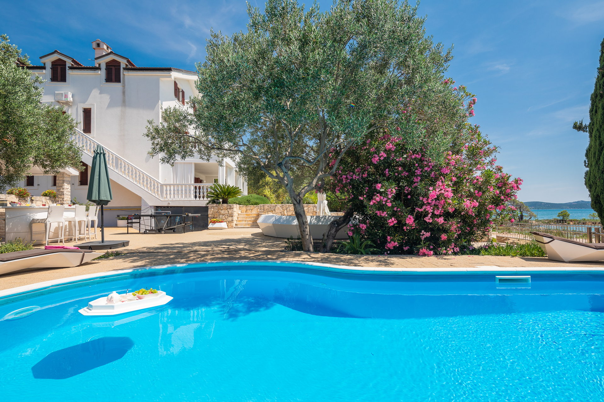 Luxury Villa Bella Vista with Swimming Pool